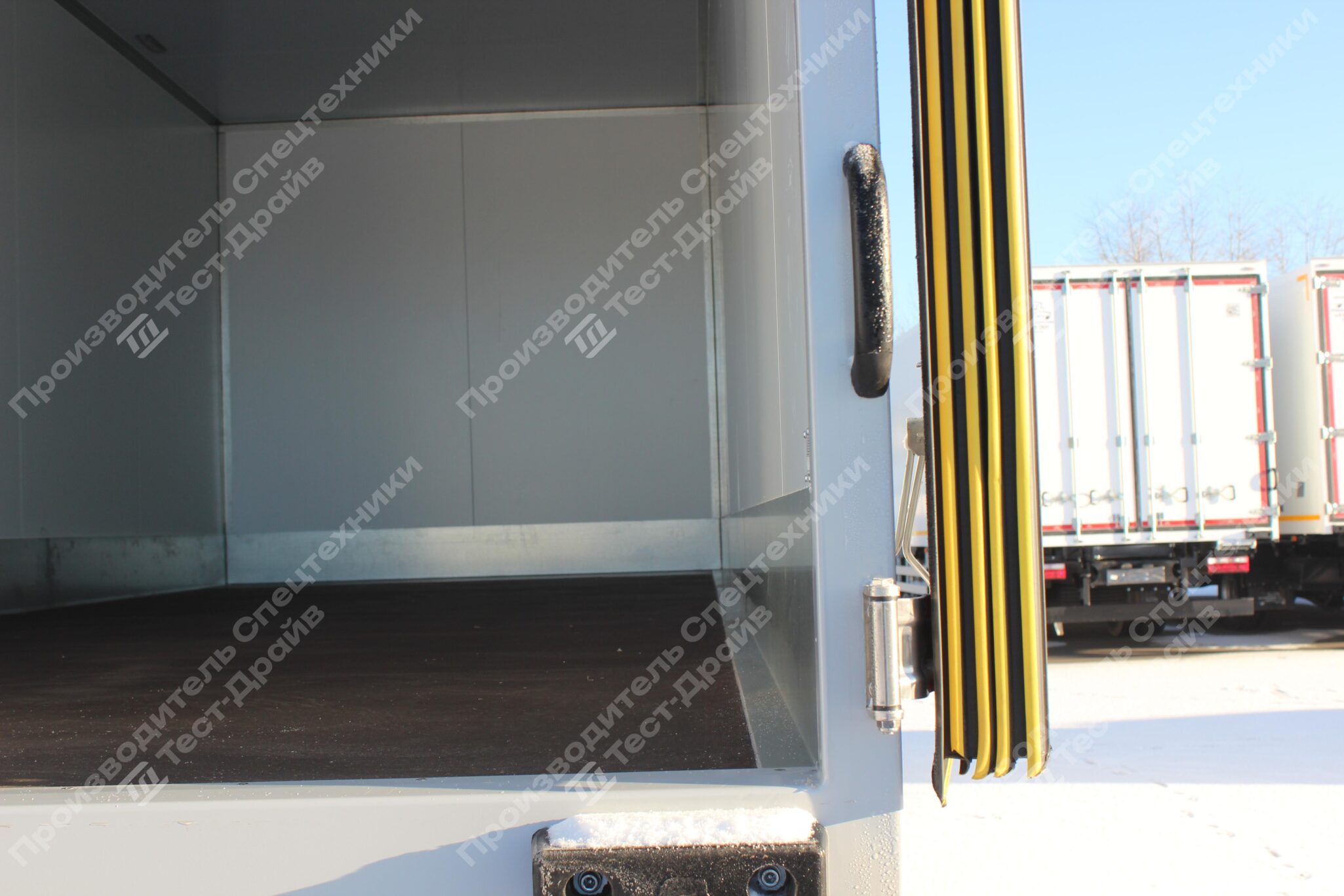 Изотермический фургон Forland 12 4x2 Фото №11