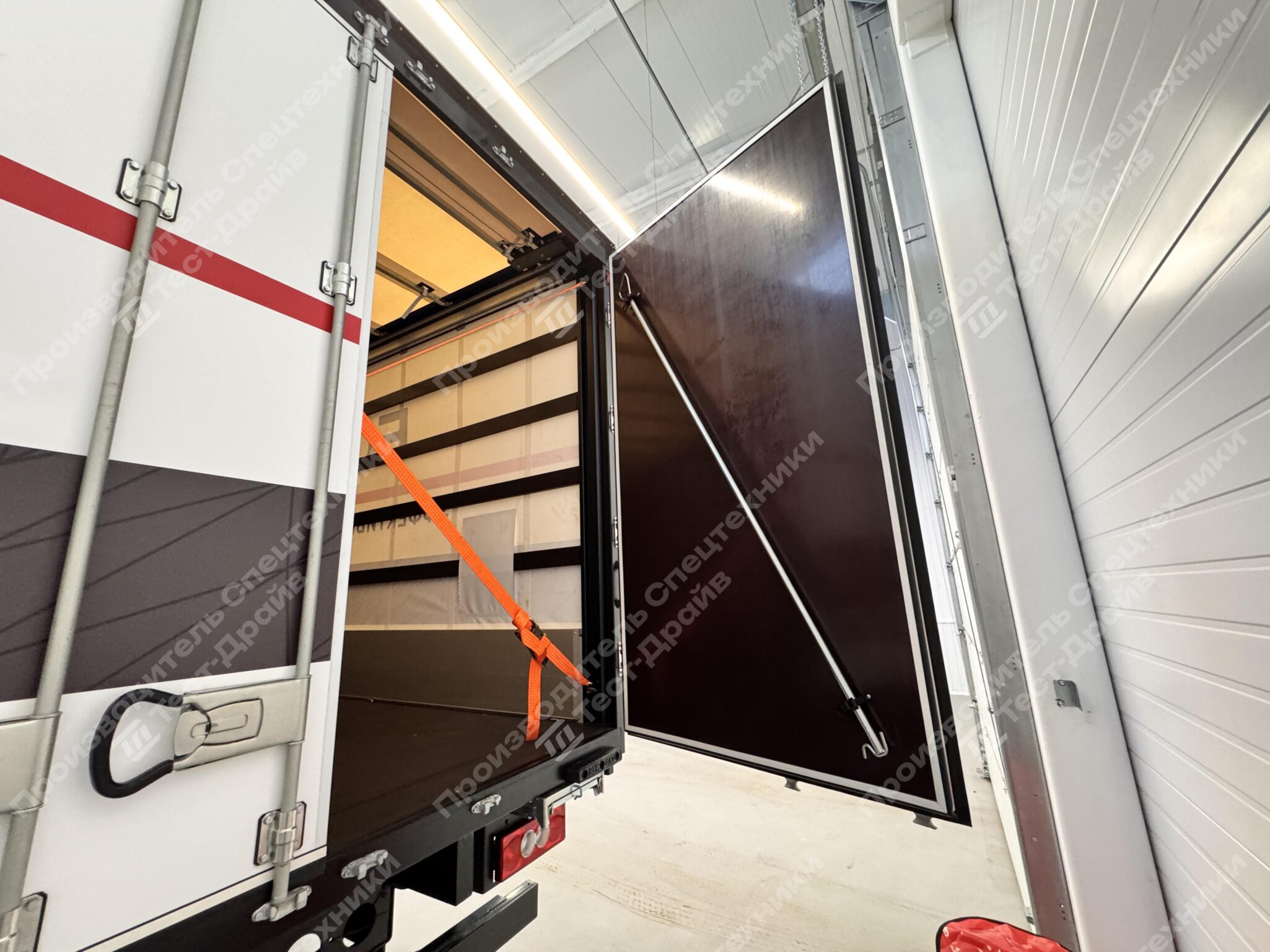 Шторно-бортовой Forland 8 4x2 Фото №6