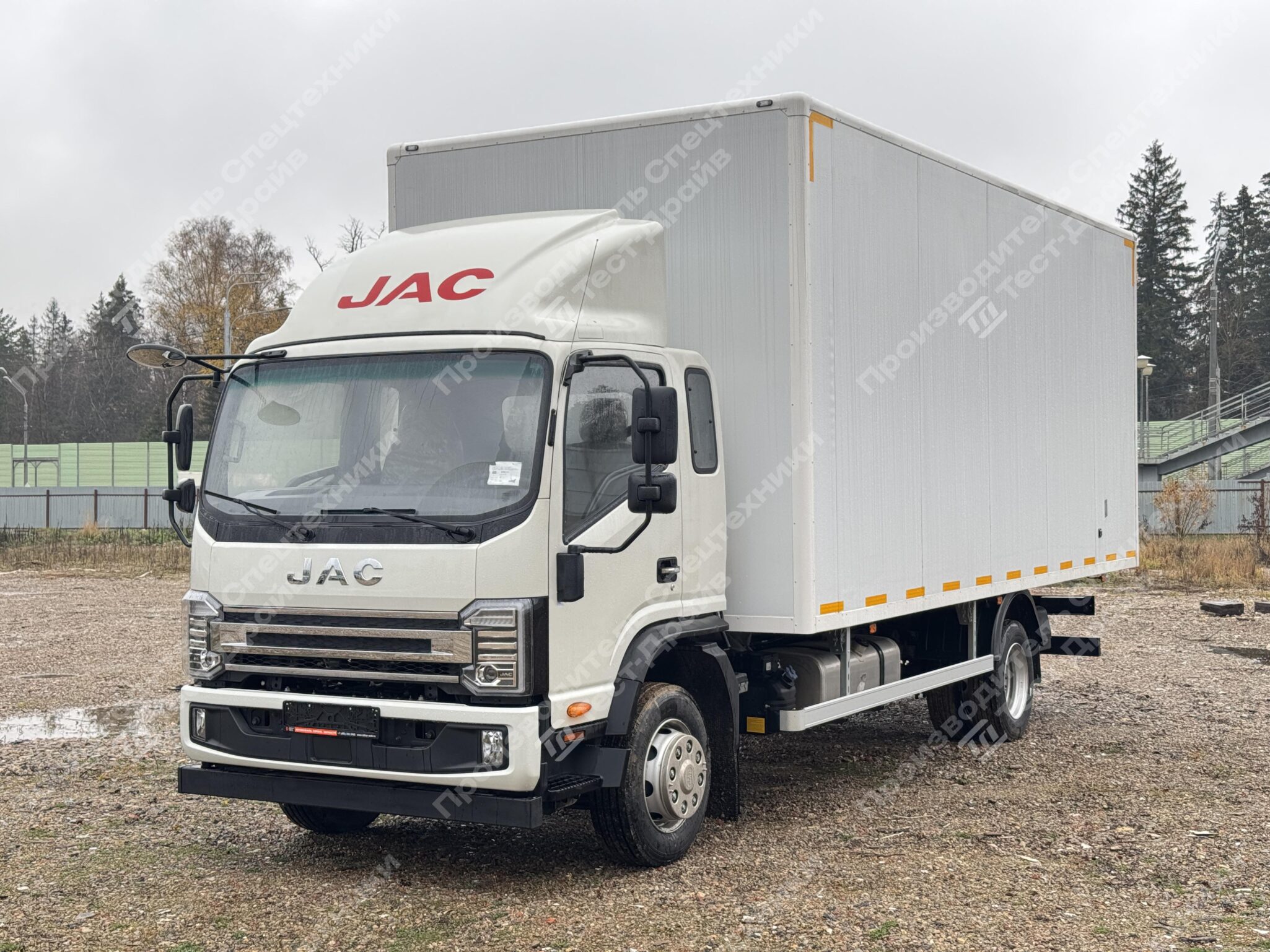 Шторно-бортовой JAC N120 4x2 Фото №1