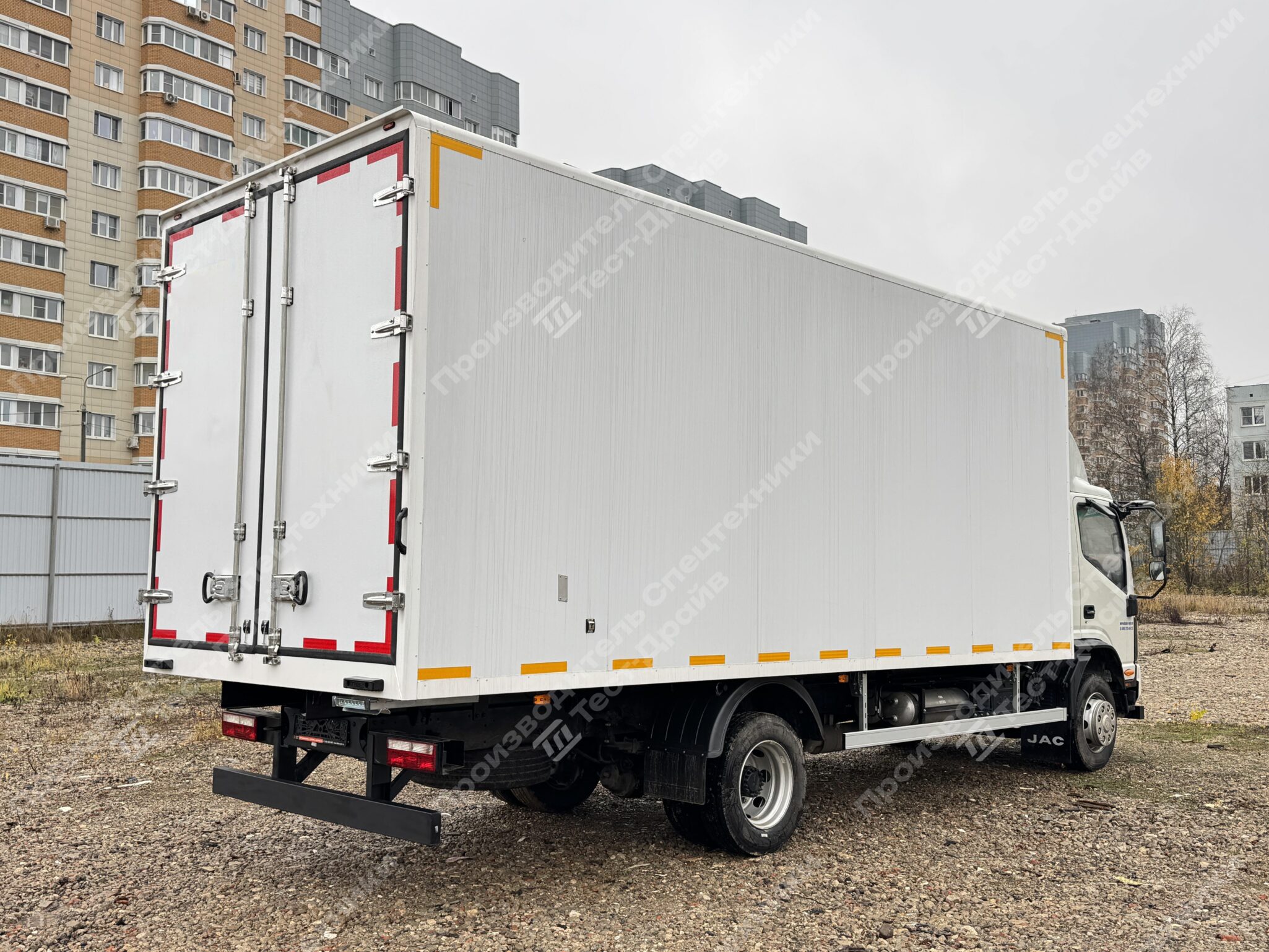 Изотермический фургон JAC N120 4x2 Фото №4