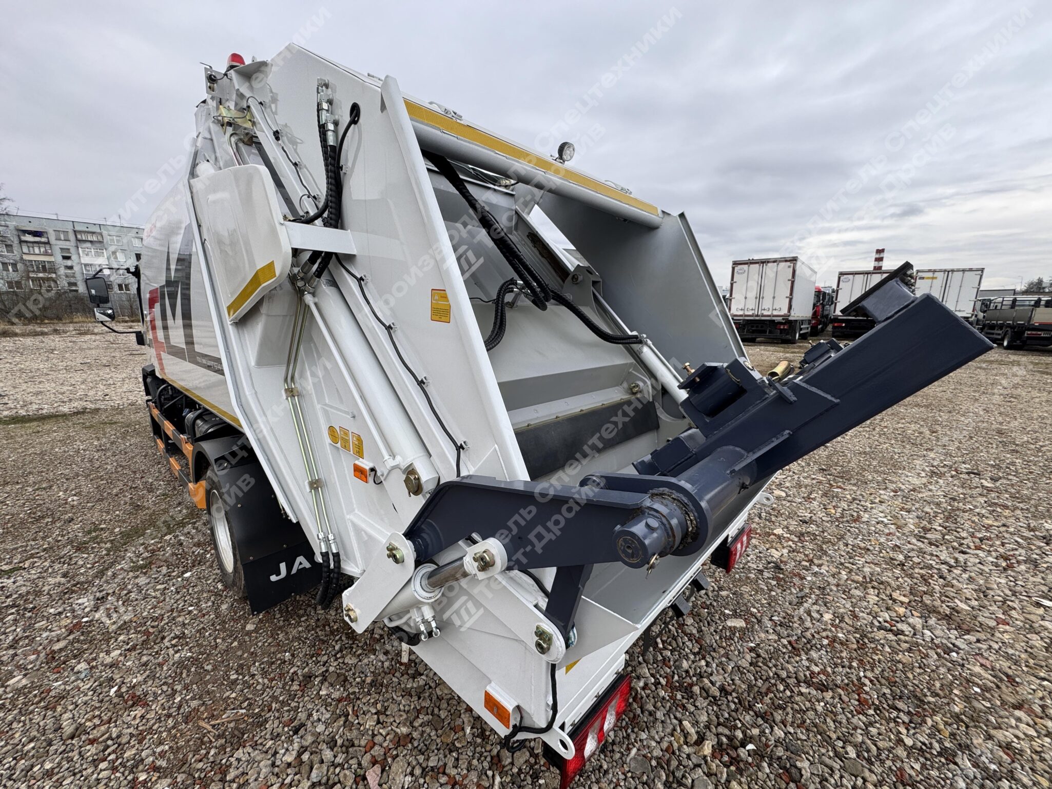 Мусоровоз JAC N120 4x2 Фото №18