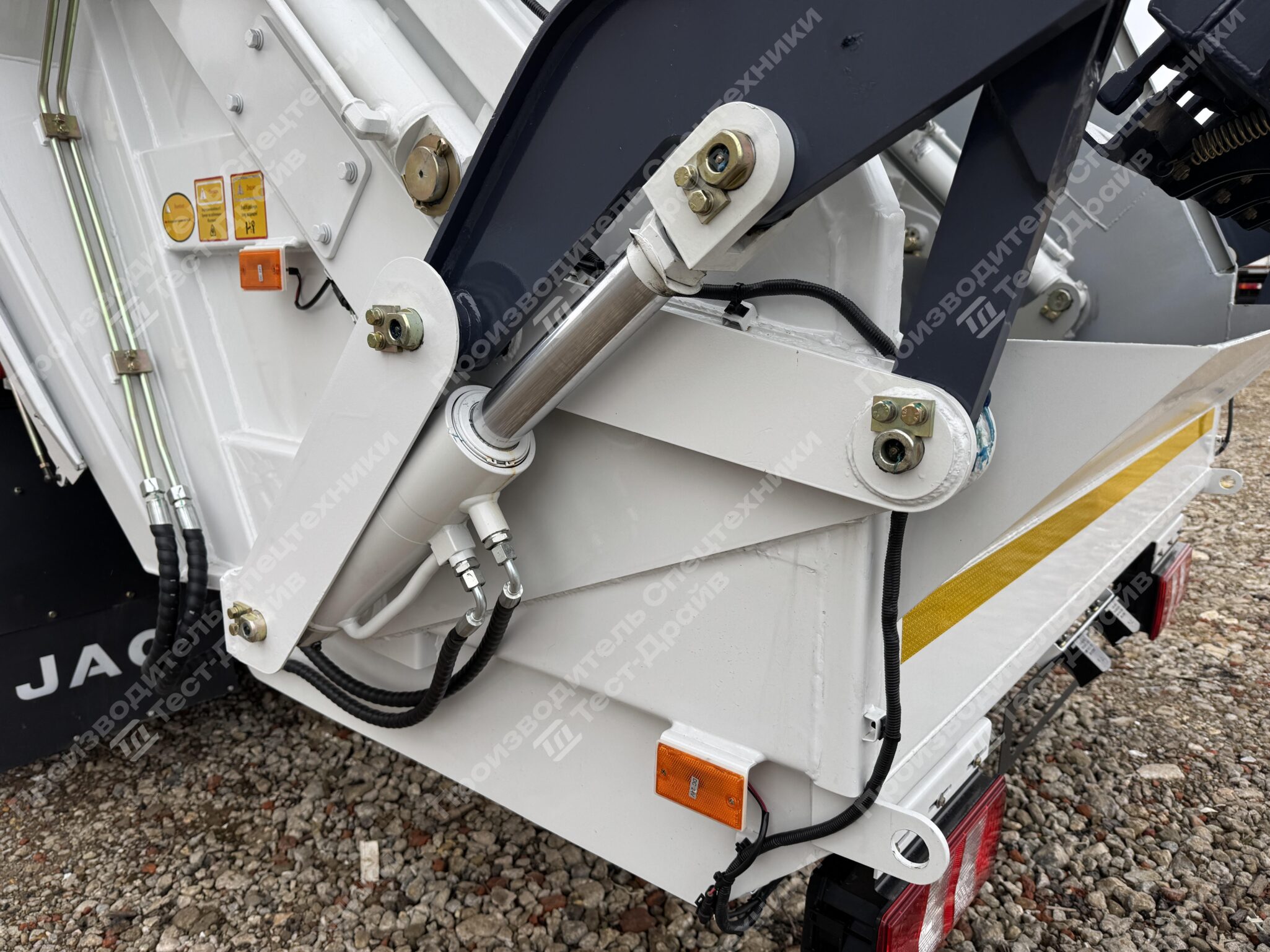 Мусоровоз JAC N120 4x2 Фото №5