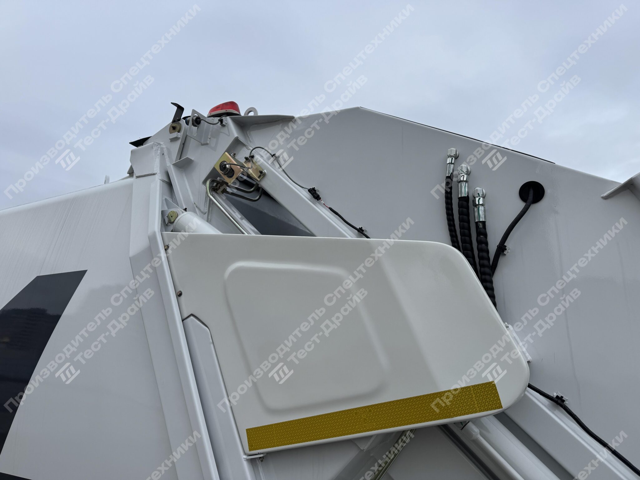 Мусоровоз JAC N120 4x2 Фото №7