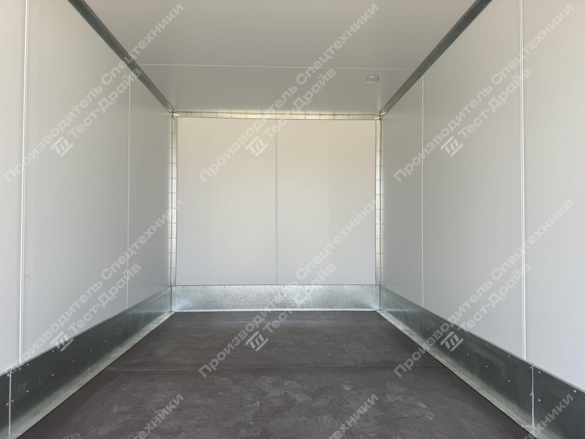 Автофургон Dongfeng 4x2 Фото №9