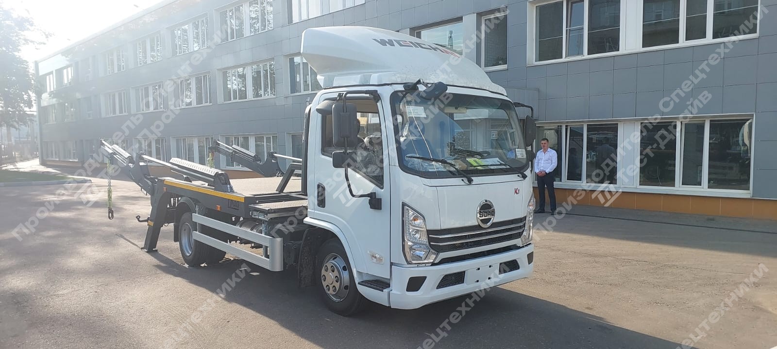 Портальный погрузчик SDAC YTQ1080KJ331 4x2 для перевозки контейнеров Фото №2