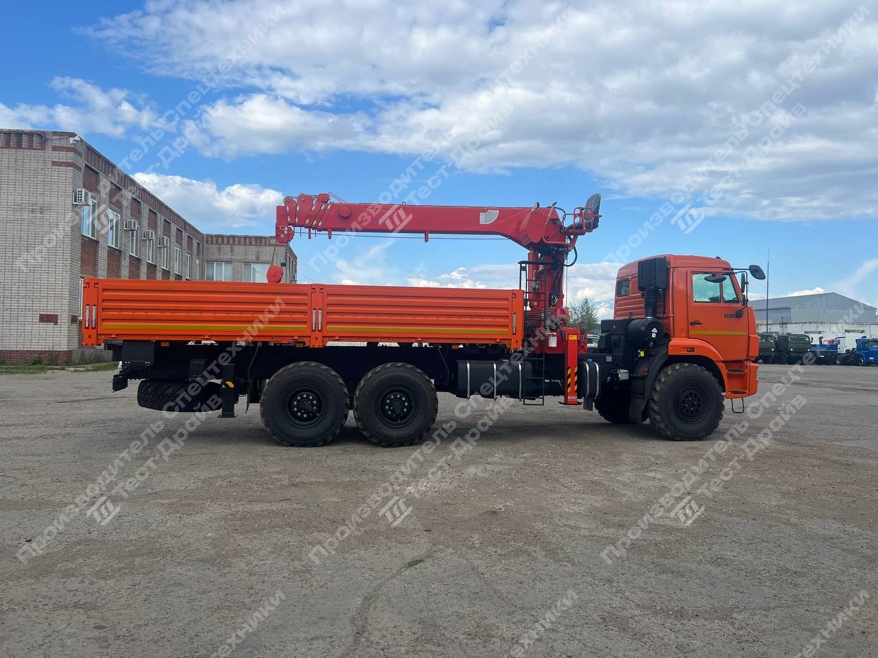 Бортовой КамАЗ-43118 6x6 с КМУ Prosper PR706 Фото №1
