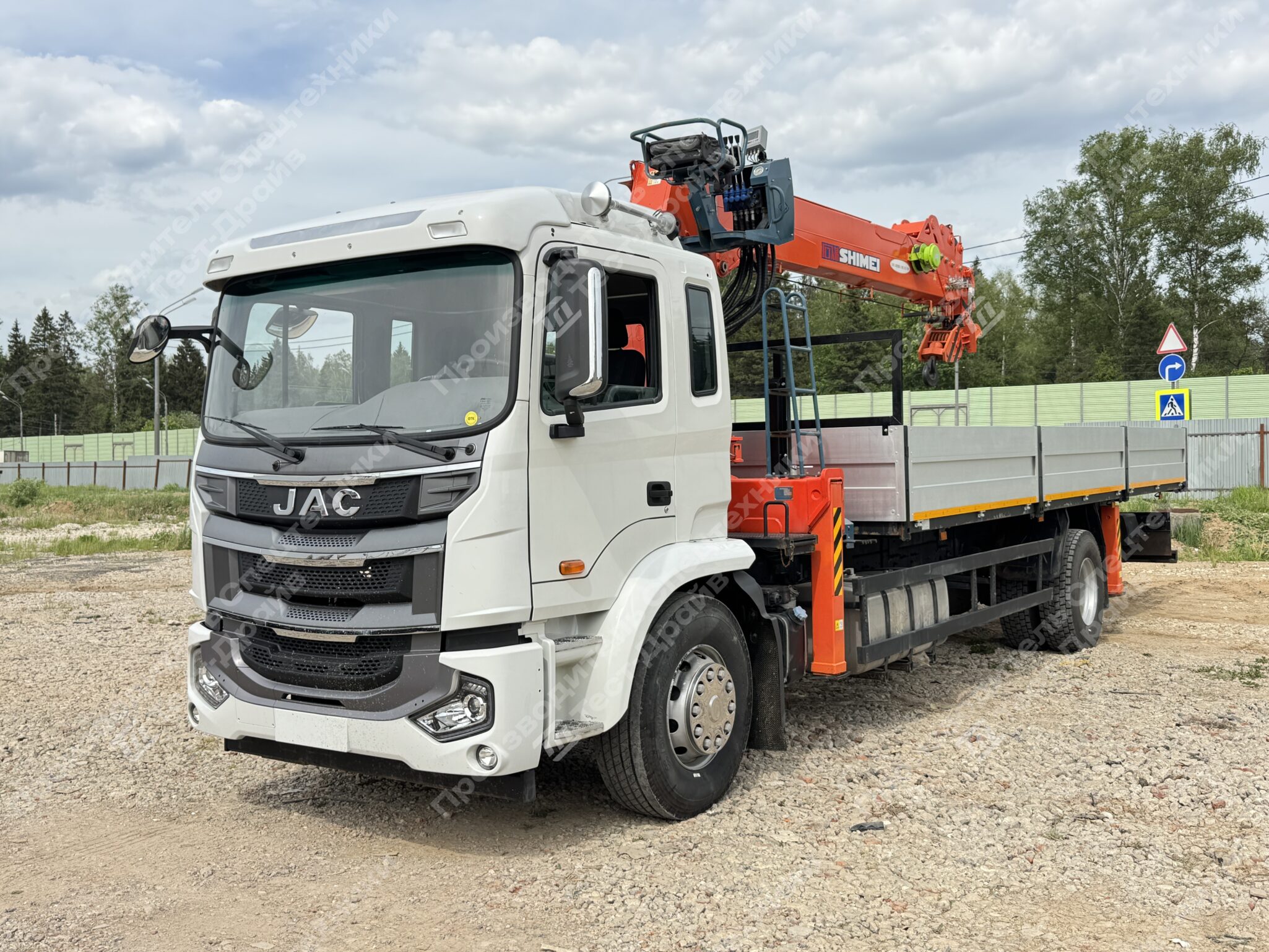 Бортовой JAC N180 6x4 с КМУ SHIMEI KTS-SK8E5 Фото №2