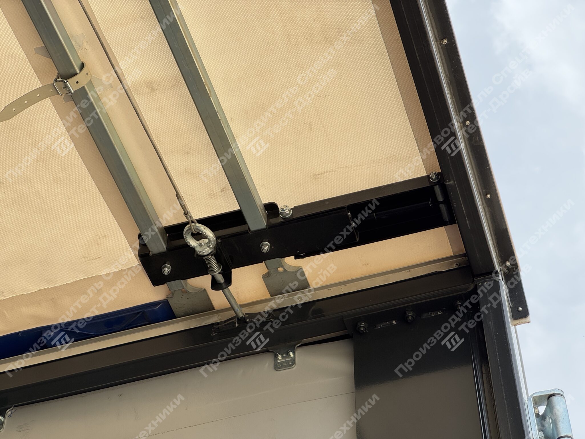 Шторно-бортовой JAC N90 6x2 Фото №11