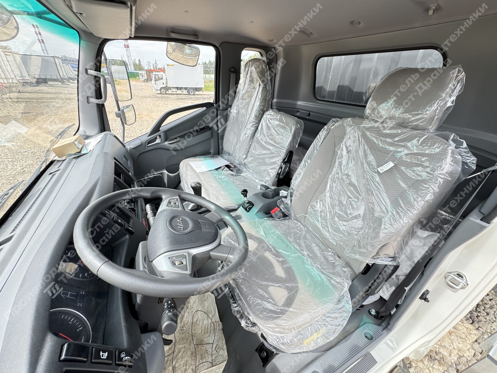 Шторно-бортовой JAC N90 6x2 Фото №14