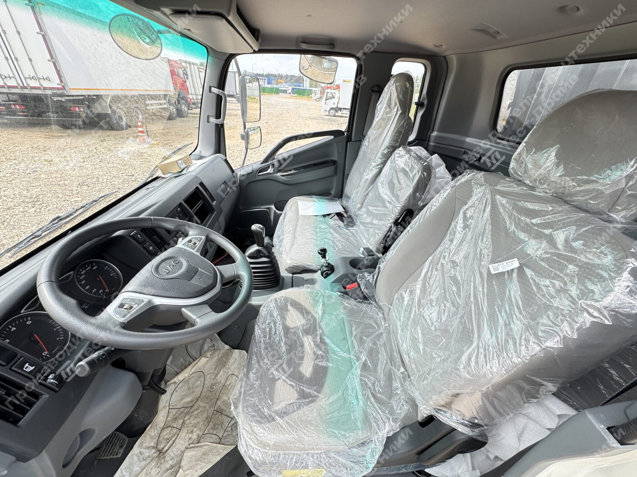 Шторно-бортовой JAC N90 6x2 Фото №15