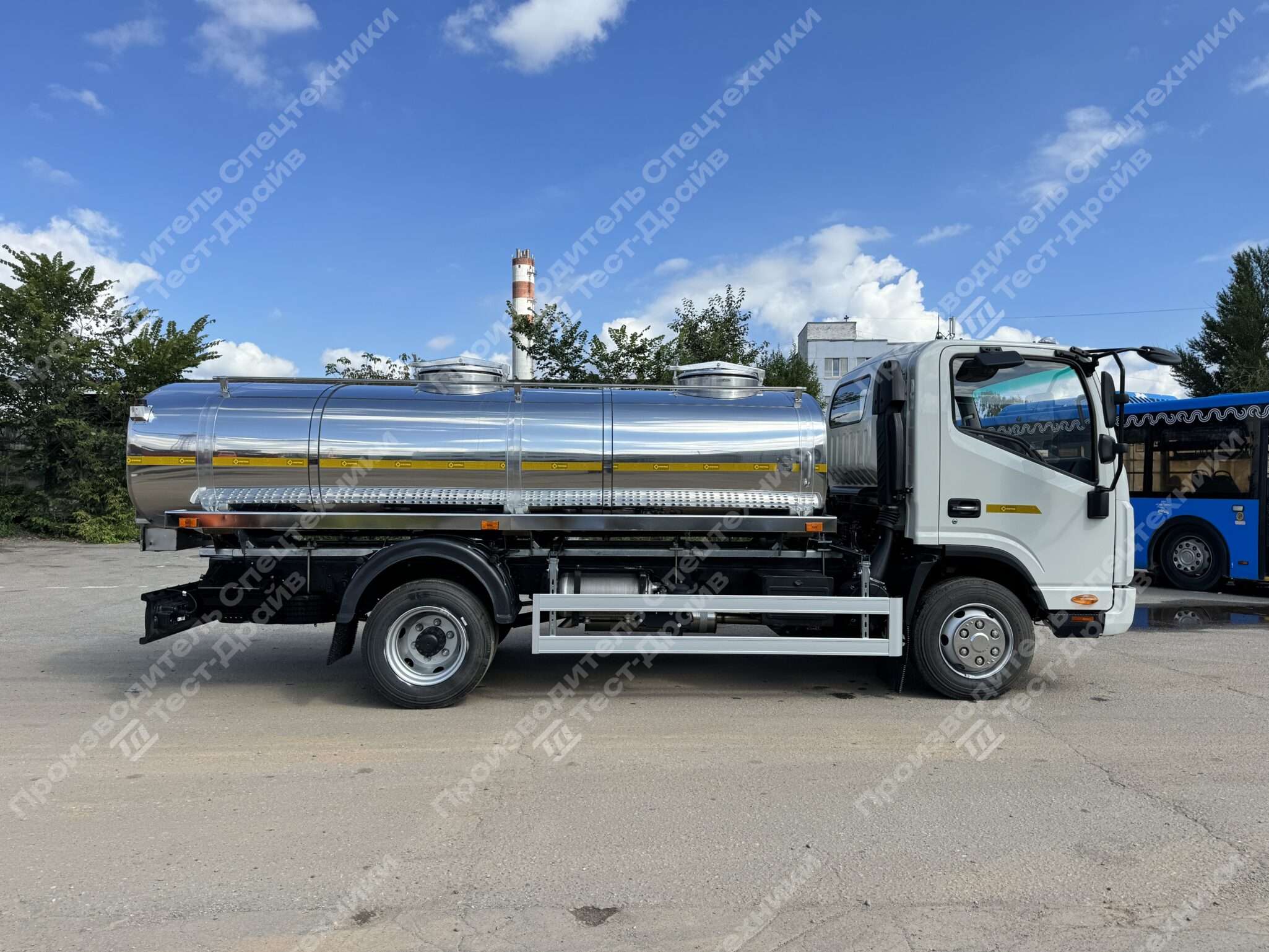 Пищевая цистерна JAC N90 4x2 Фото №3