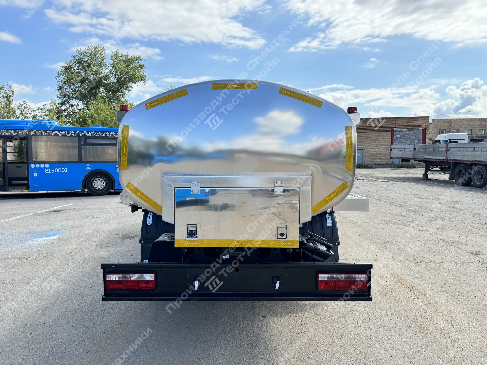 Пищевая цистерна JAC N90 4x2 Фото №4