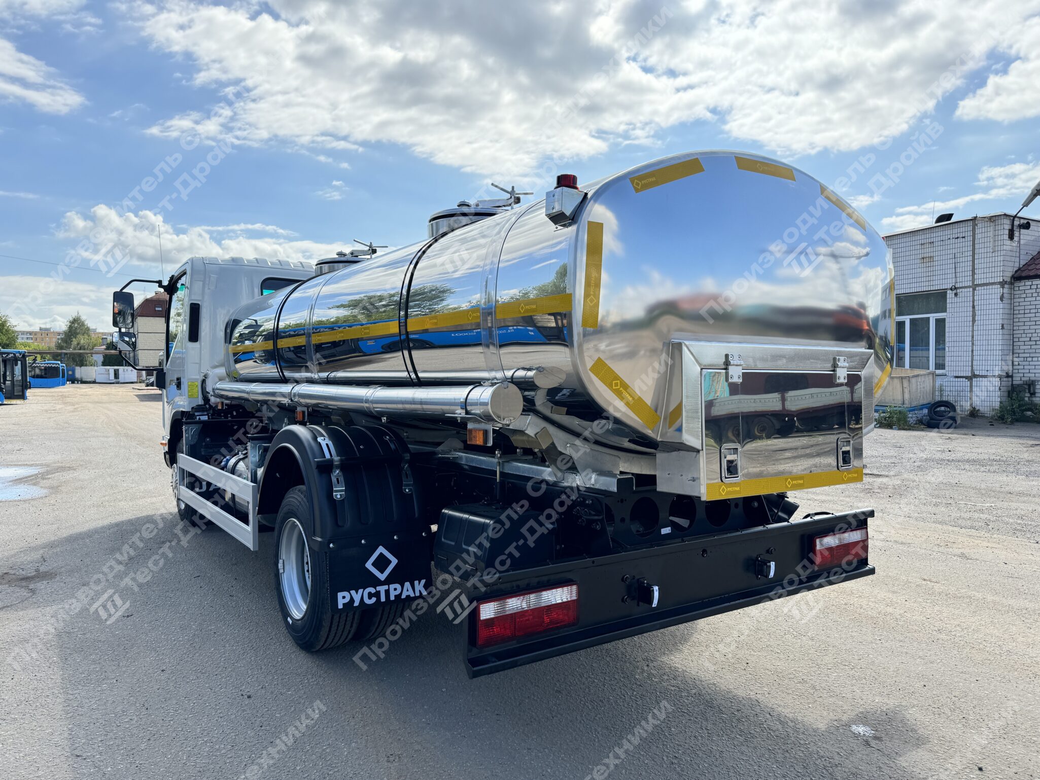 Пищевая цистерна JAC N90 4x2 Фото №5