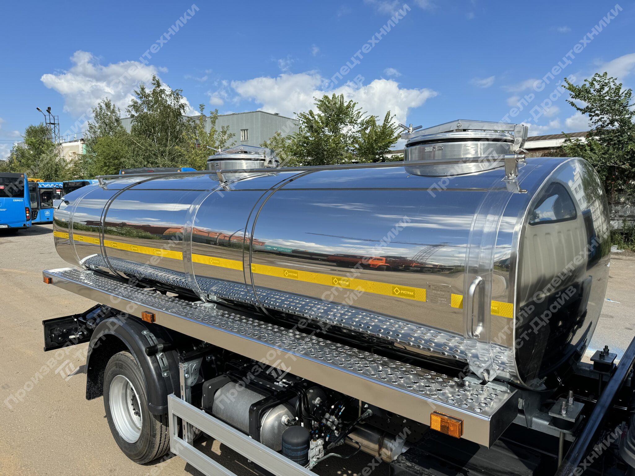 Пищевая цистерна JAC N90 4x2 Фото №10