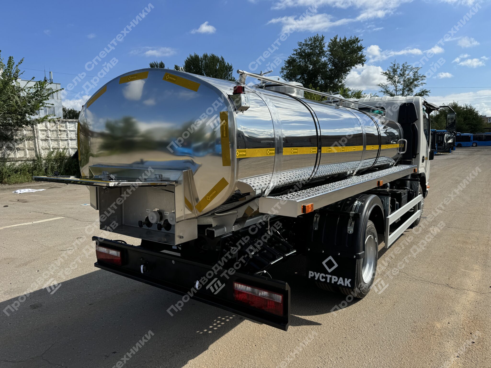 Пищевая цистерна JAC N90 4x2 Фото №11