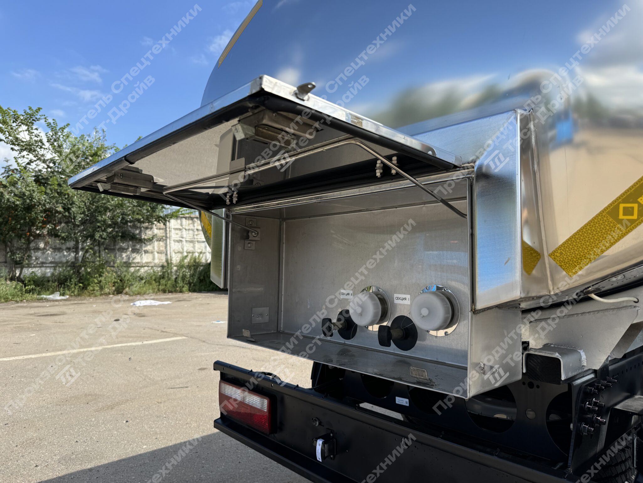 Пищевая цистерна JAC N90 4x2 Фото №12