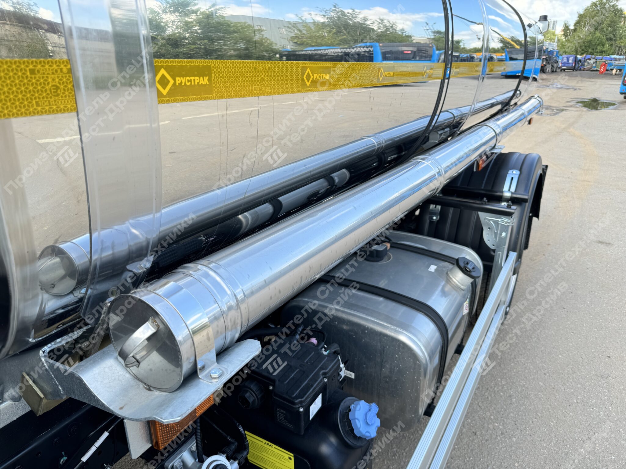 Пищевая цистерна JAC N90 4x2 Фото №16