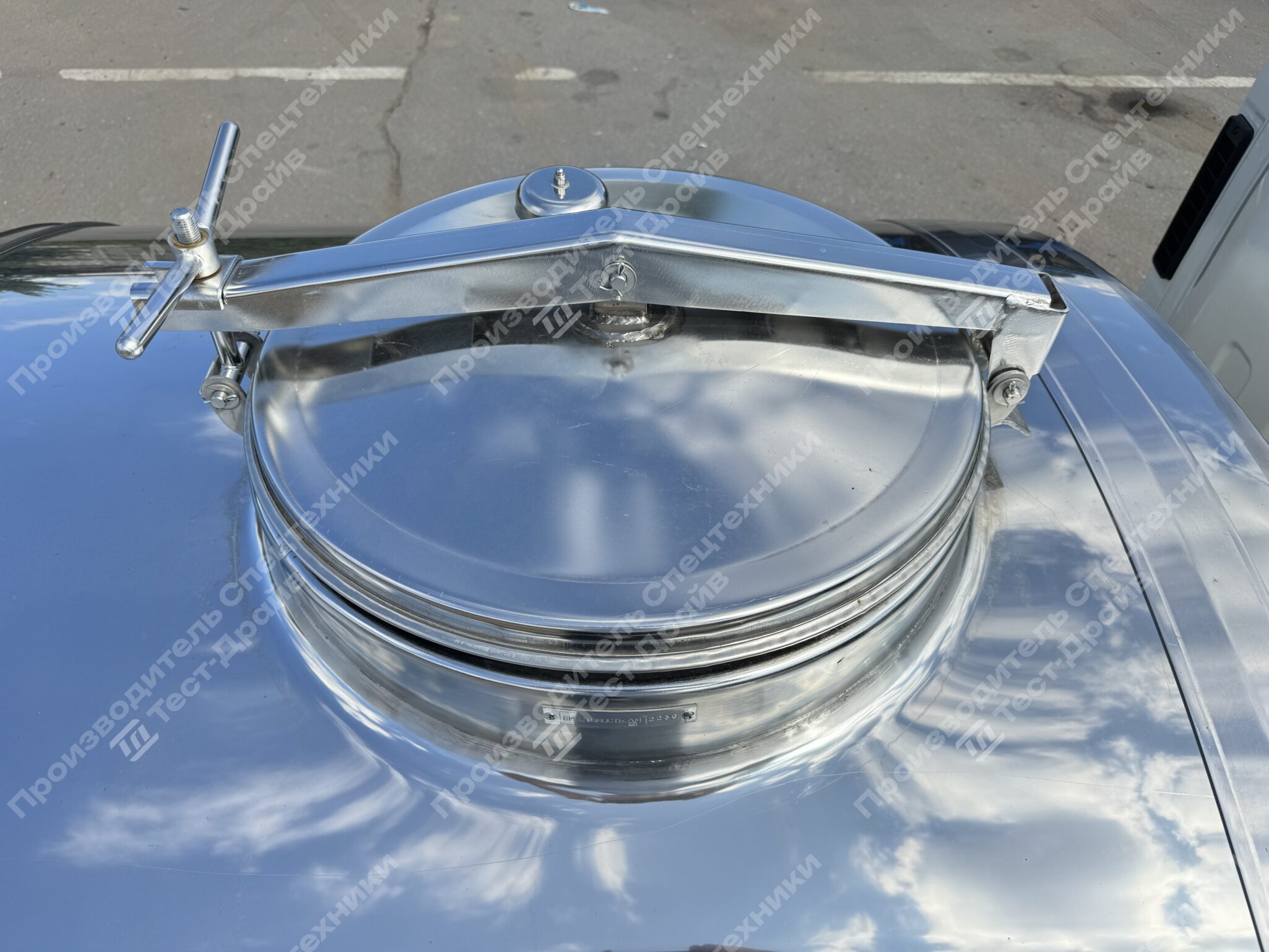 Пищевая цистерна JAC N90 4x2 Фото №24