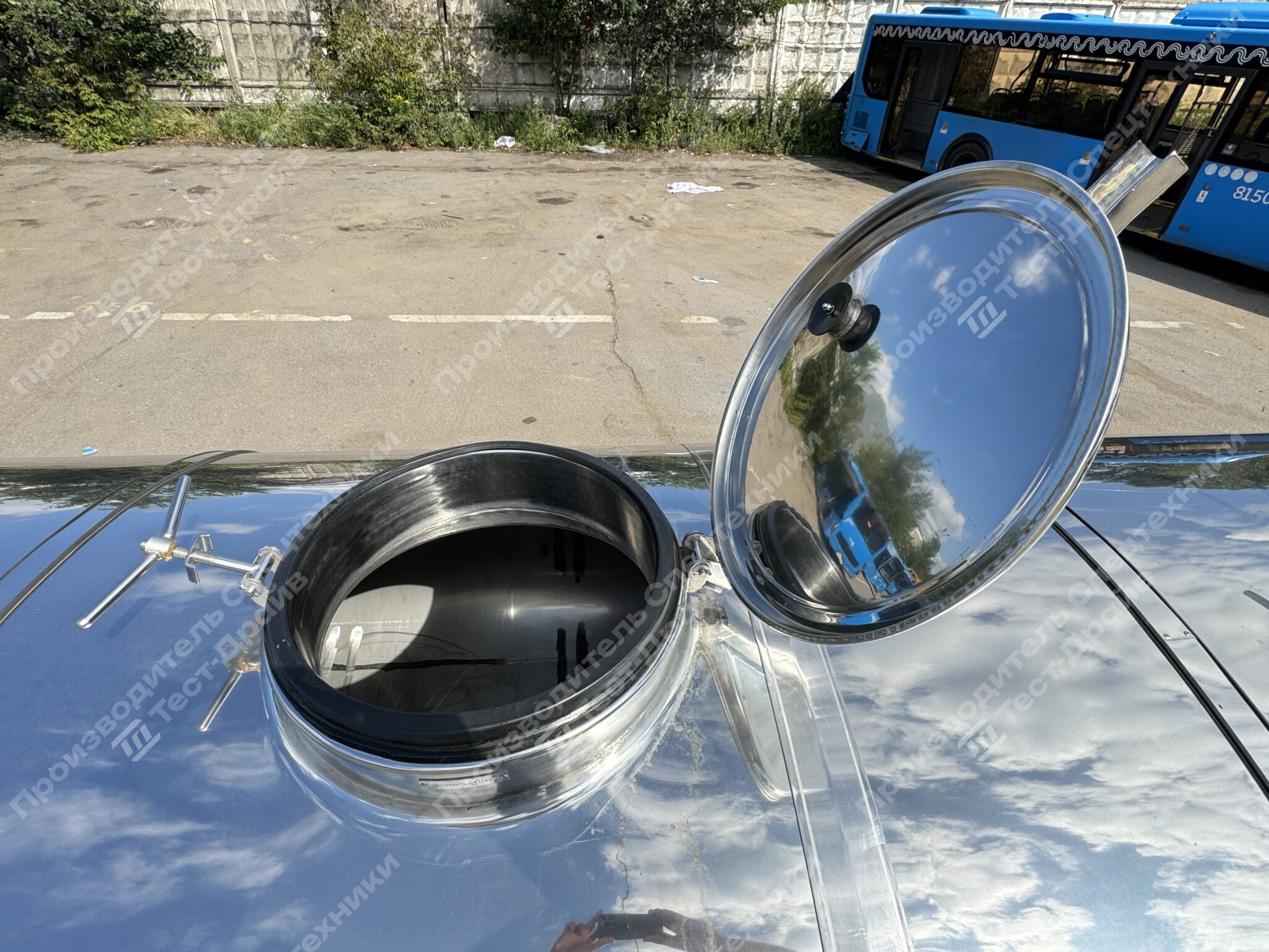 Пищевая цистерна JAC N90 4x2 Фото №29