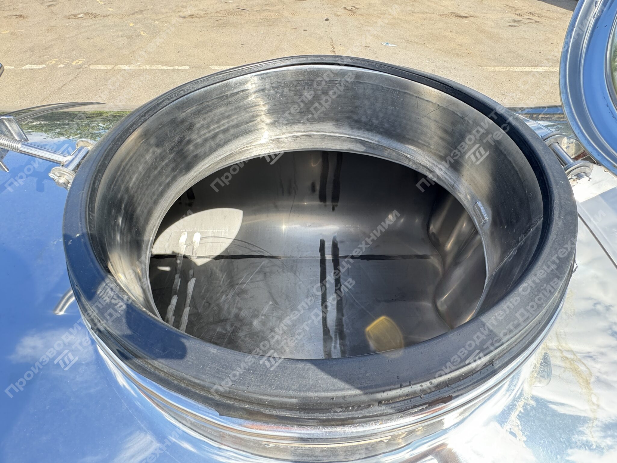 Пищевая цистерна JAC N90 4x2 Фото №30