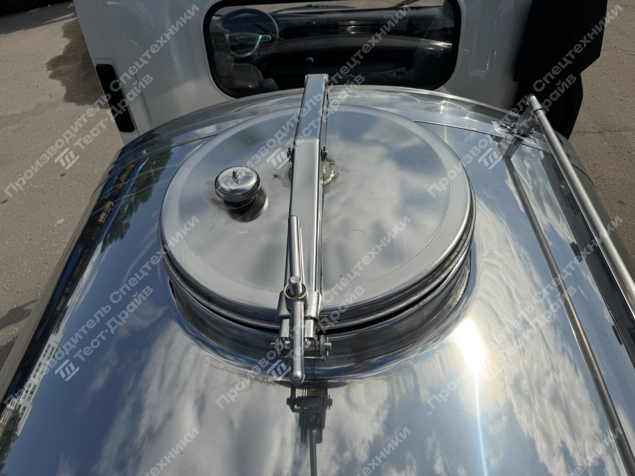 Пищевая цистерна JAC N90 4x2 Фото №33