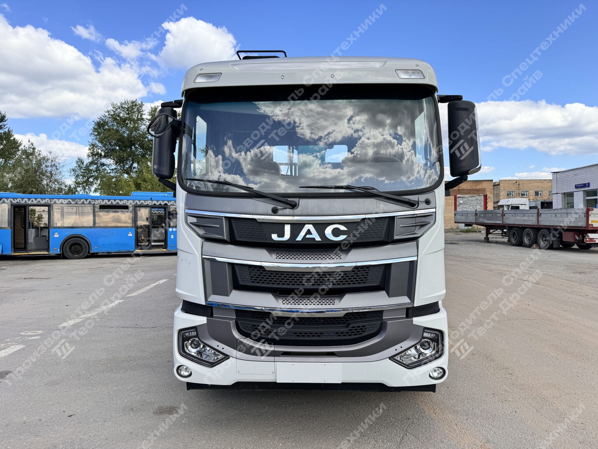 Бортовой JAC N200L 6x4 с КМУ HKTC HLC 8016 Фото №14