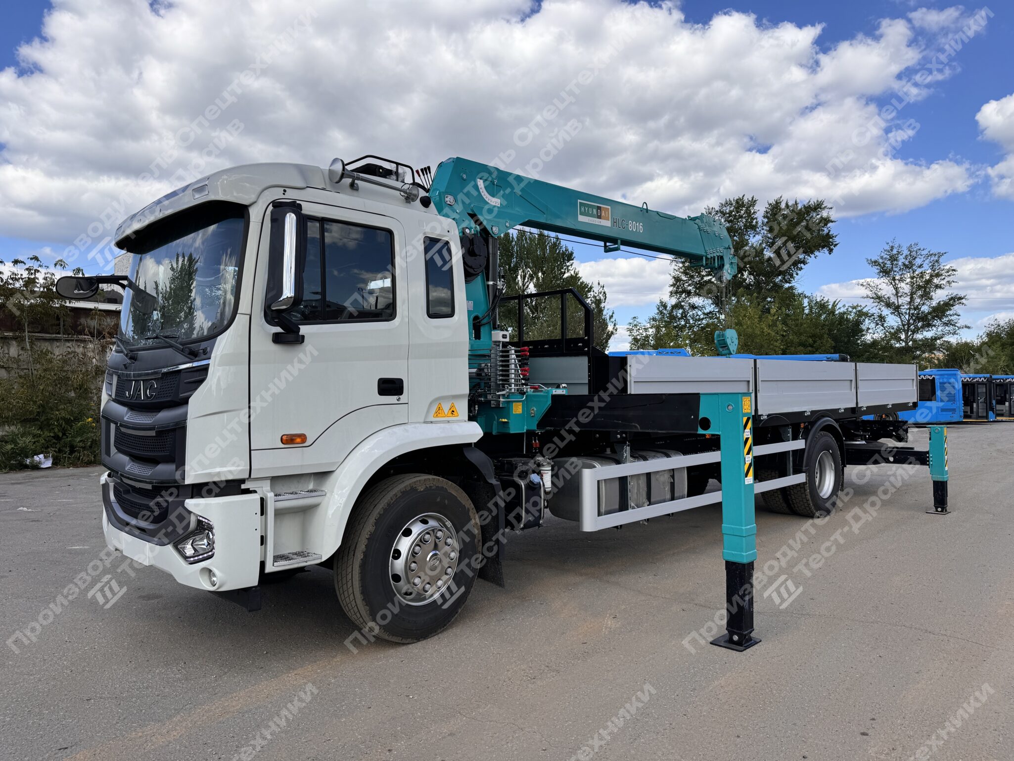 Бортовой JAC N200L 6x4 с КМУ HKTC HLC 8016 Фото №18