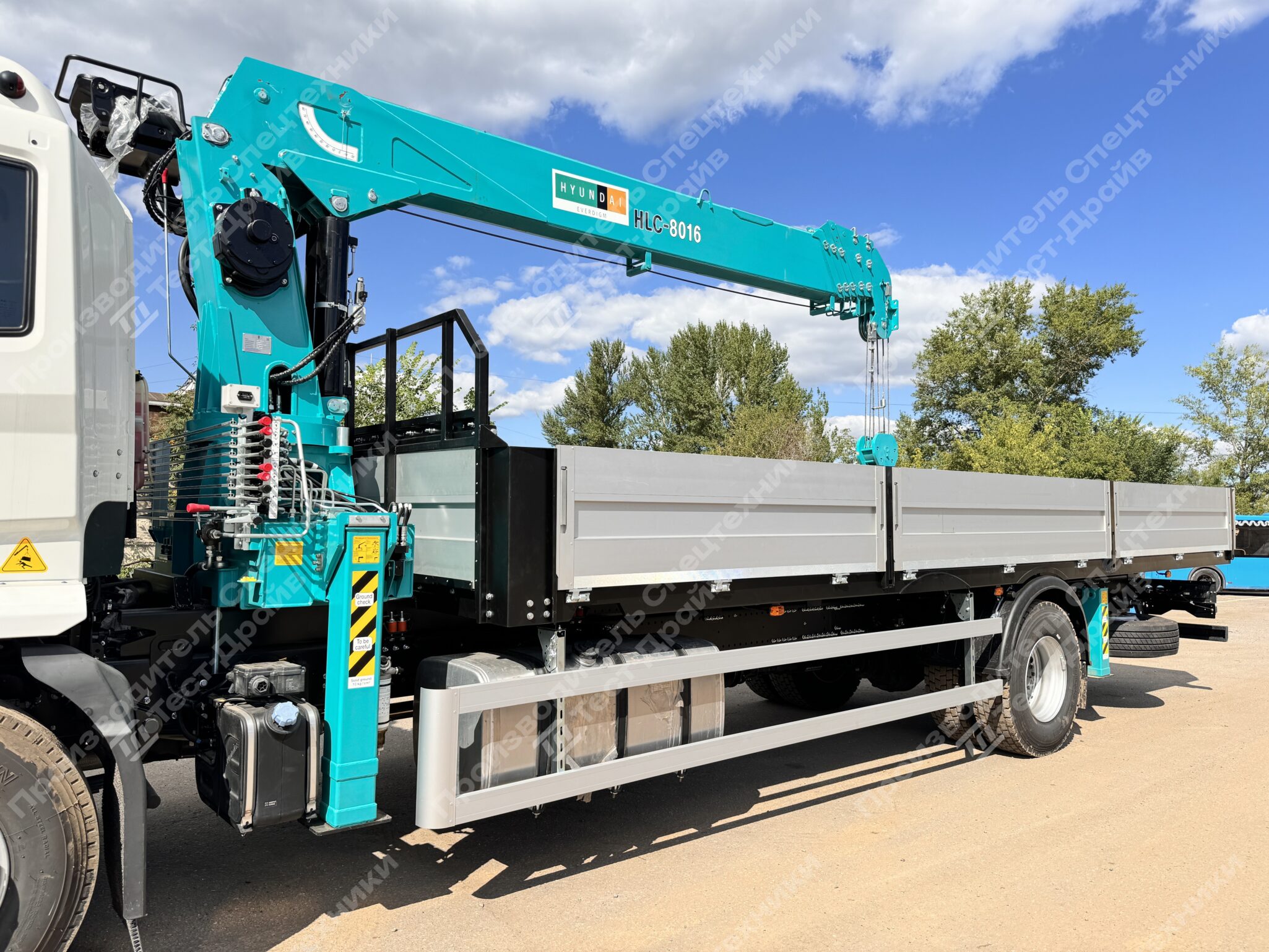 Бортовой JAC N200L 6x4 с КМУ HKTC HLC 8016 Фото №38