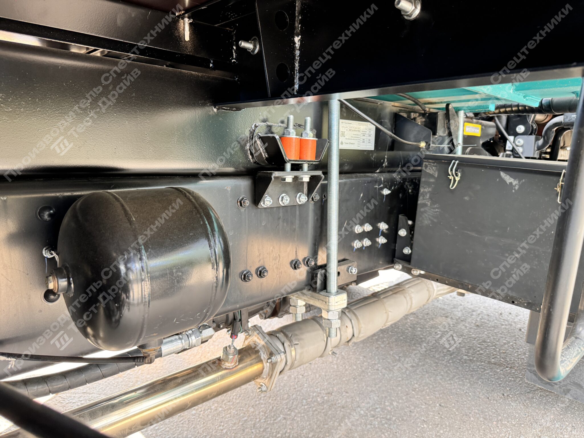 Бортовой JAC N200L 6x4 с КМУ HKTC HLC 8016 Фото №44