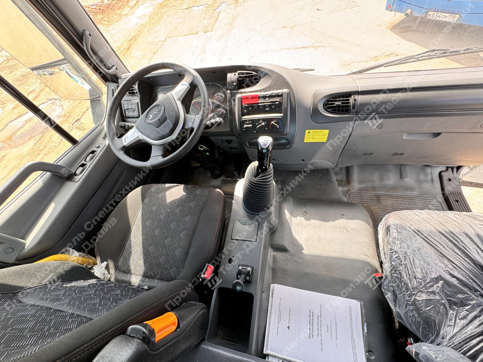 Бортовой JAC N200L 6x4 с КМУ HKTC HLC 8016 Фото №48