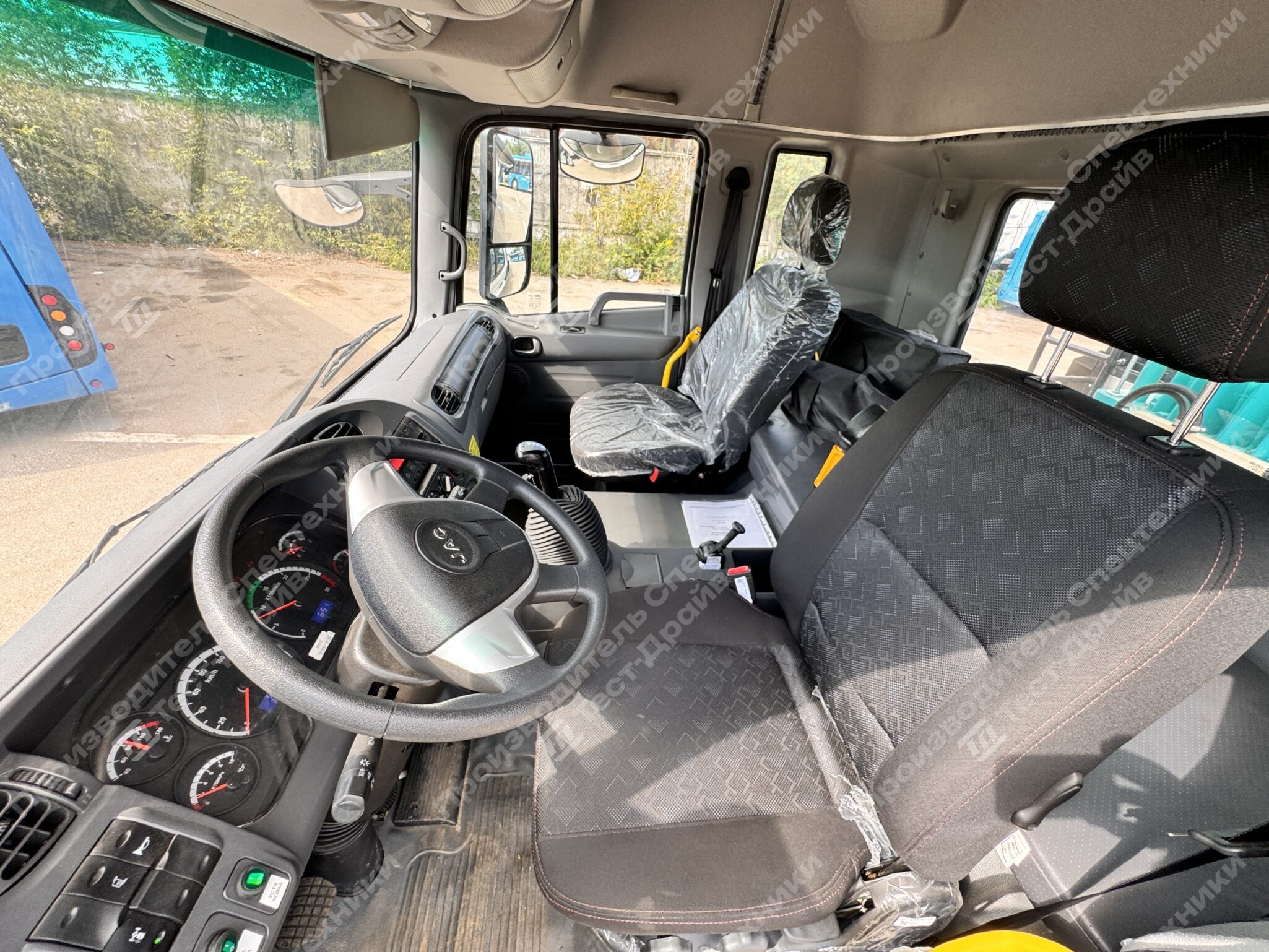 Бортовой JAC N200L 6x4 с КМУ HKTC HLC 8016 Фото №53