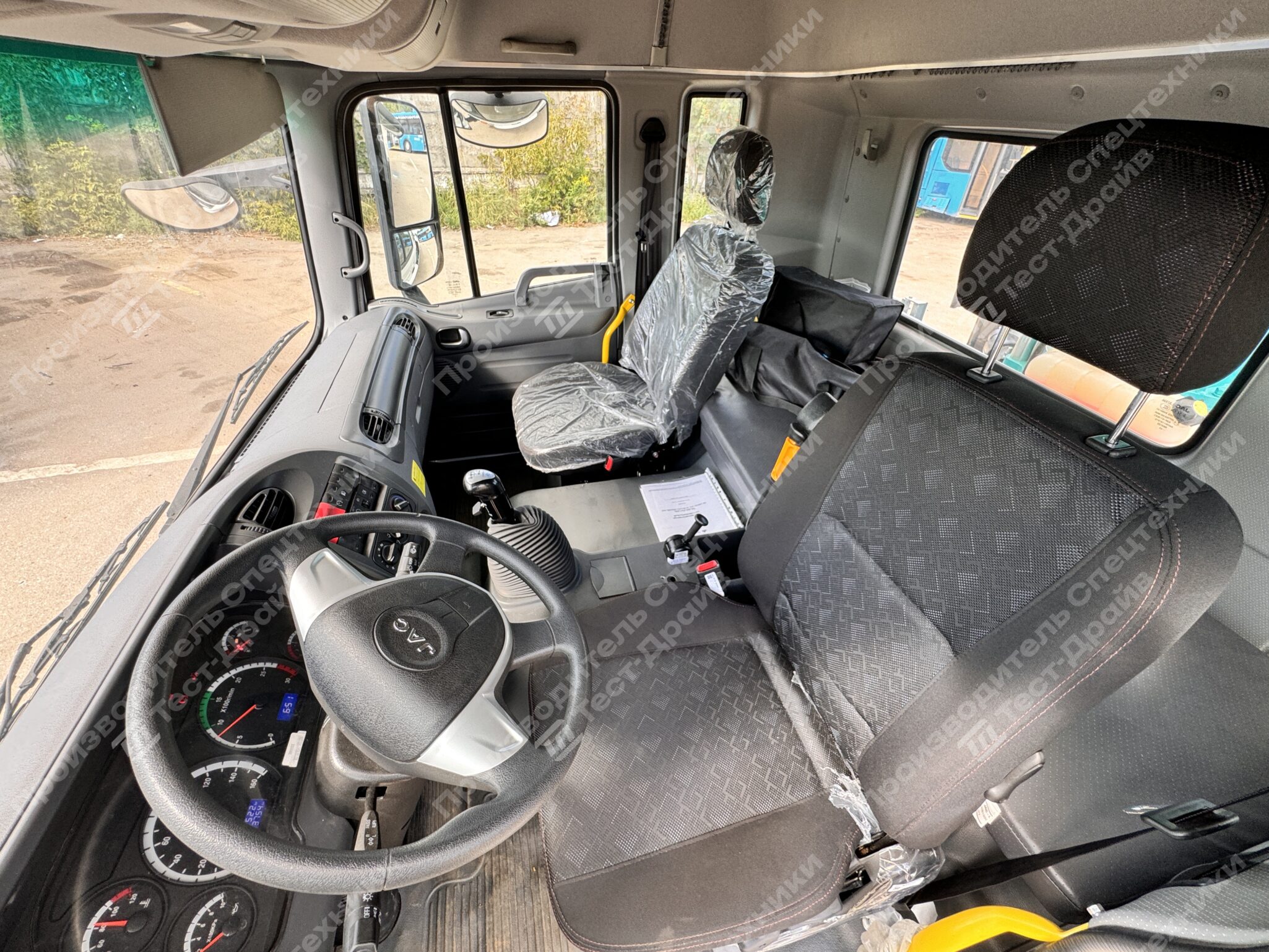 Бортовой JAC N200L 6x4 с КМУ HKTC HLC 8016 Фото №55