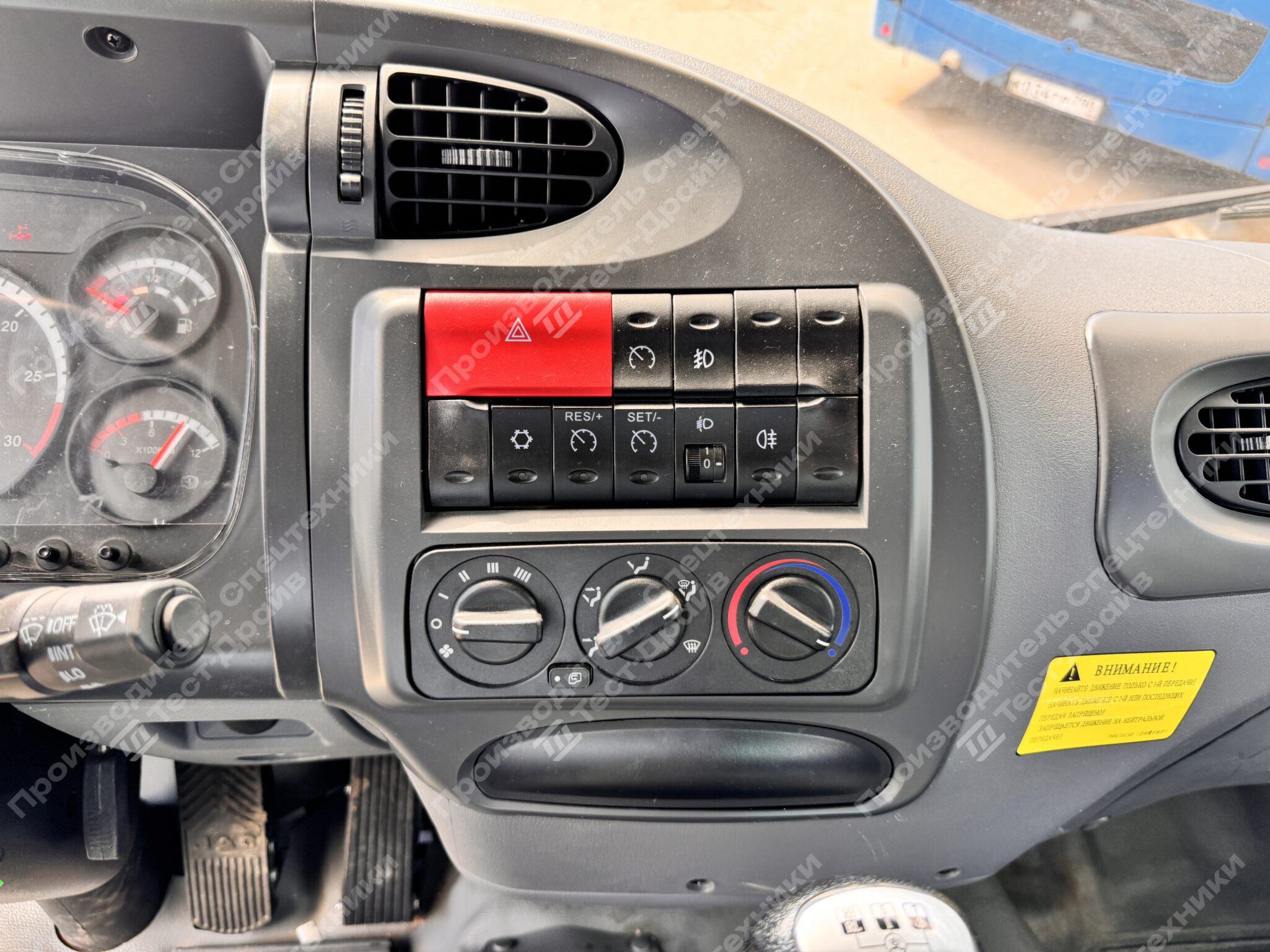 Бортовой JAC N200L 6x4 с КМУ HKTC HLC 8016 Фото №58