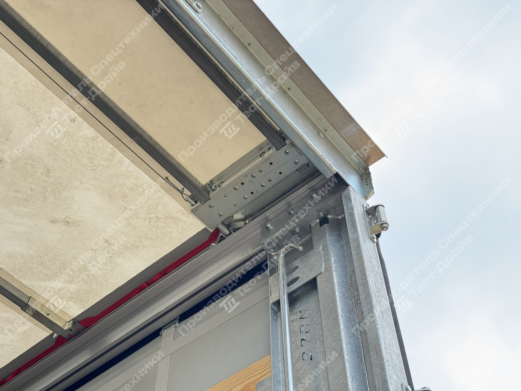 Шторно-бортовой JAC N90L 4x2 Фото №9