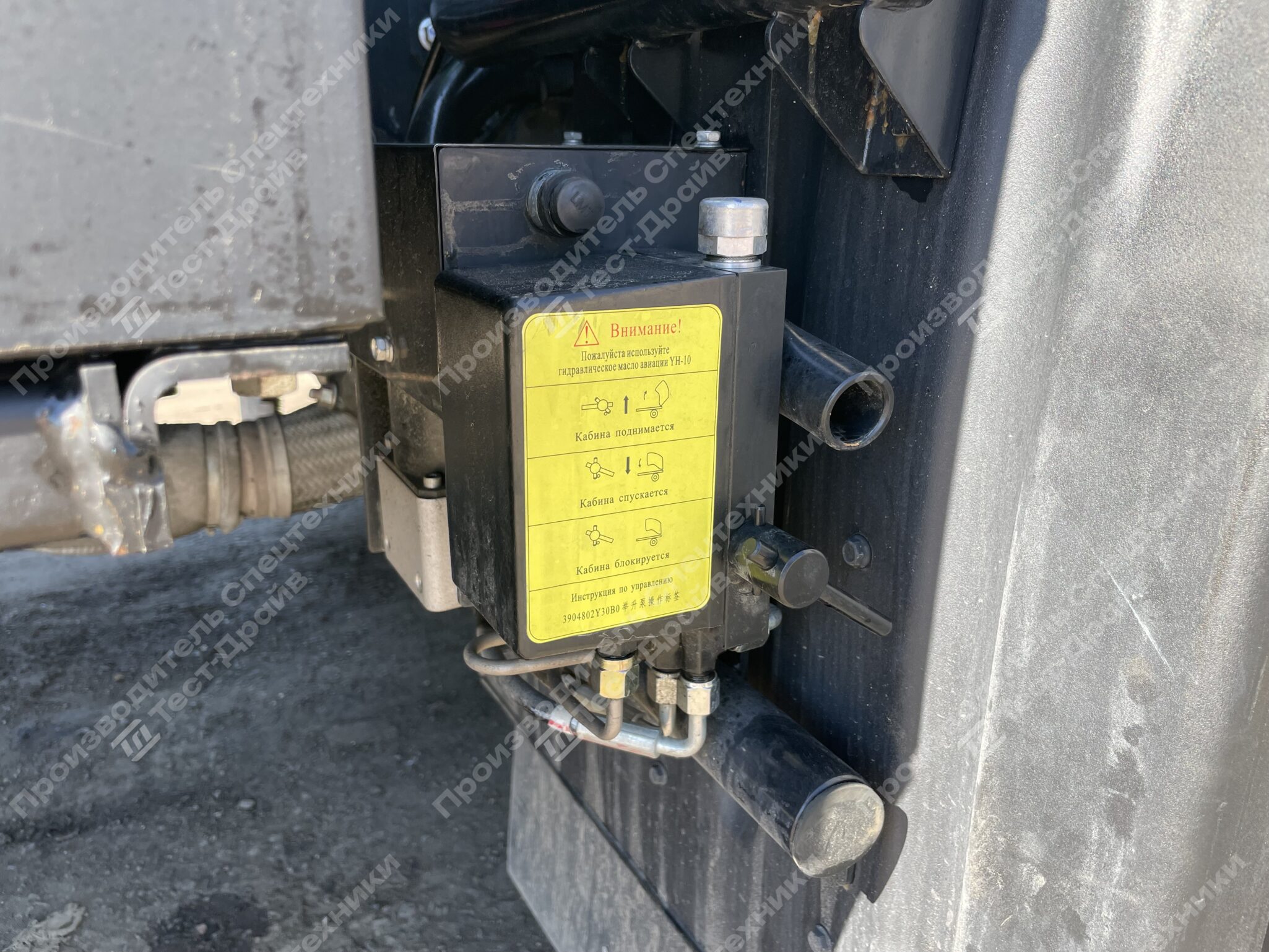 Бортовой JAC N180 6x4 с КМУ HKTC HLC 7016 Фото №8