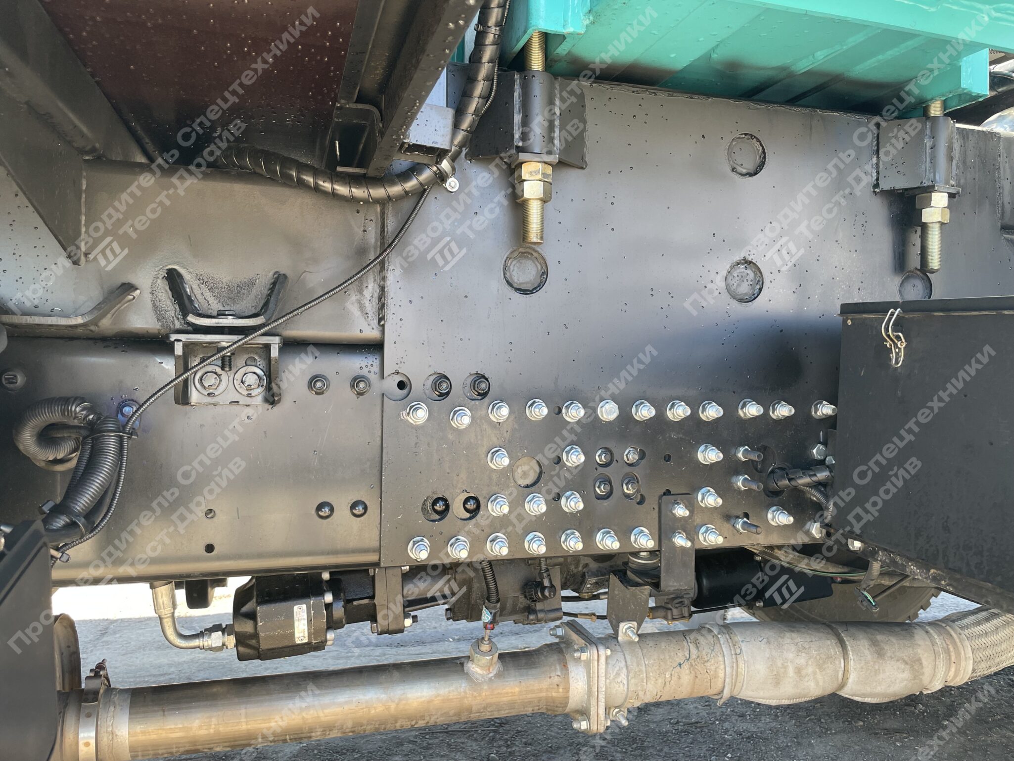 Бортовой JAC N180 6x4 с КМУ HKTC HLC 7016 Фото №9