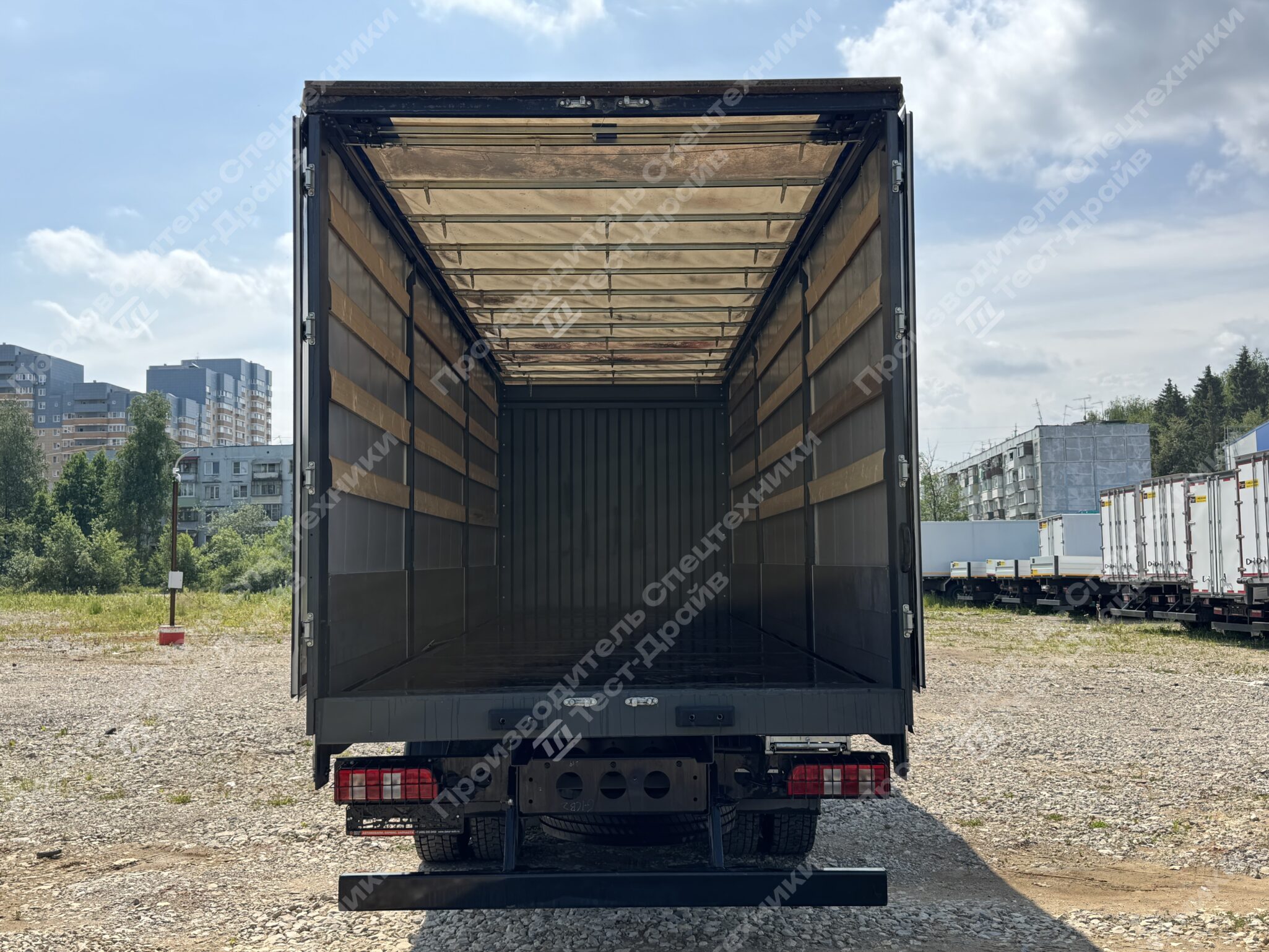 Шторно-бортовой JAC N200 6x2 с платформой Фото №16