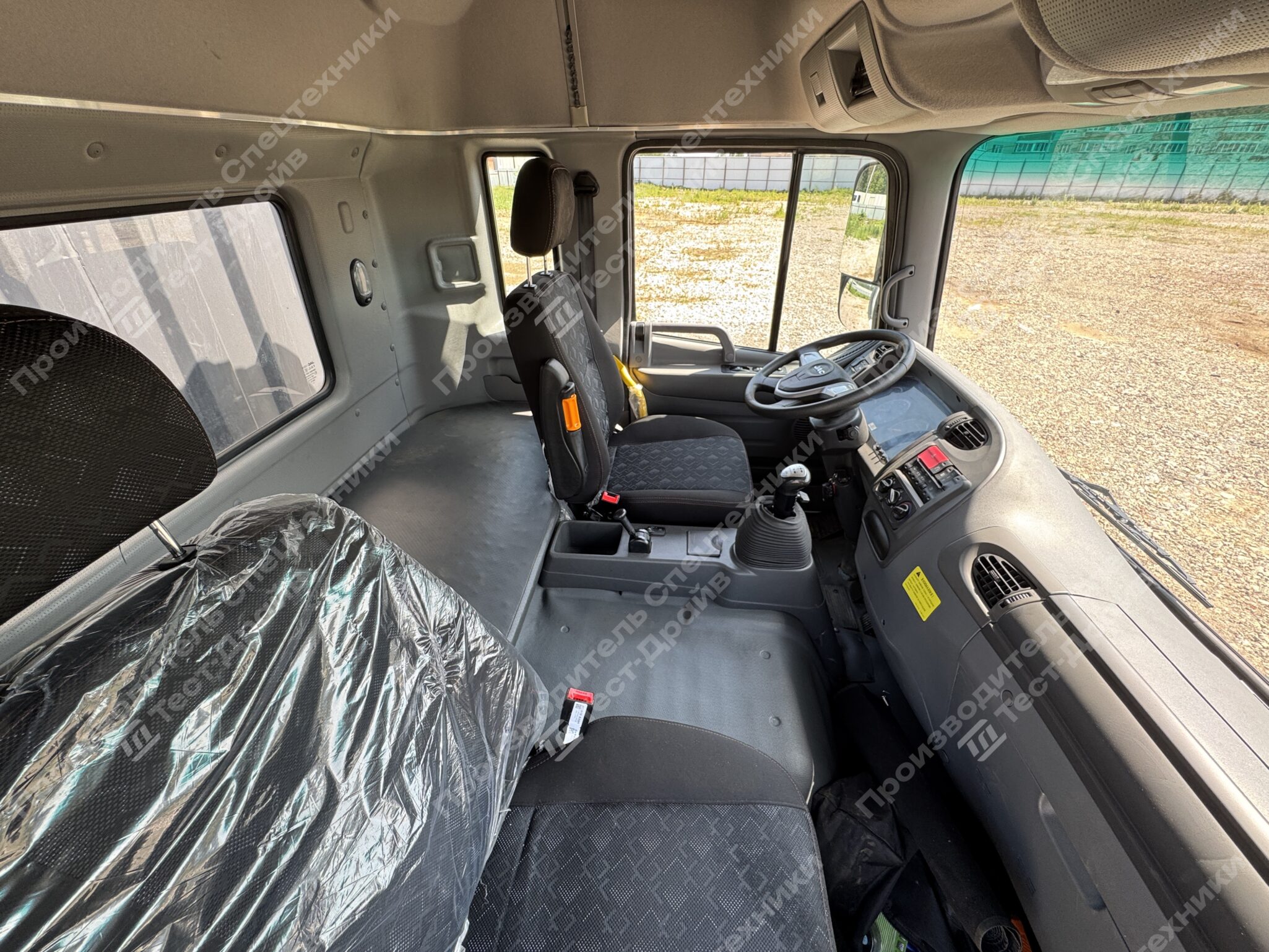 Шторно-бортовой JAC N200 6x2 с платформой Фото №25