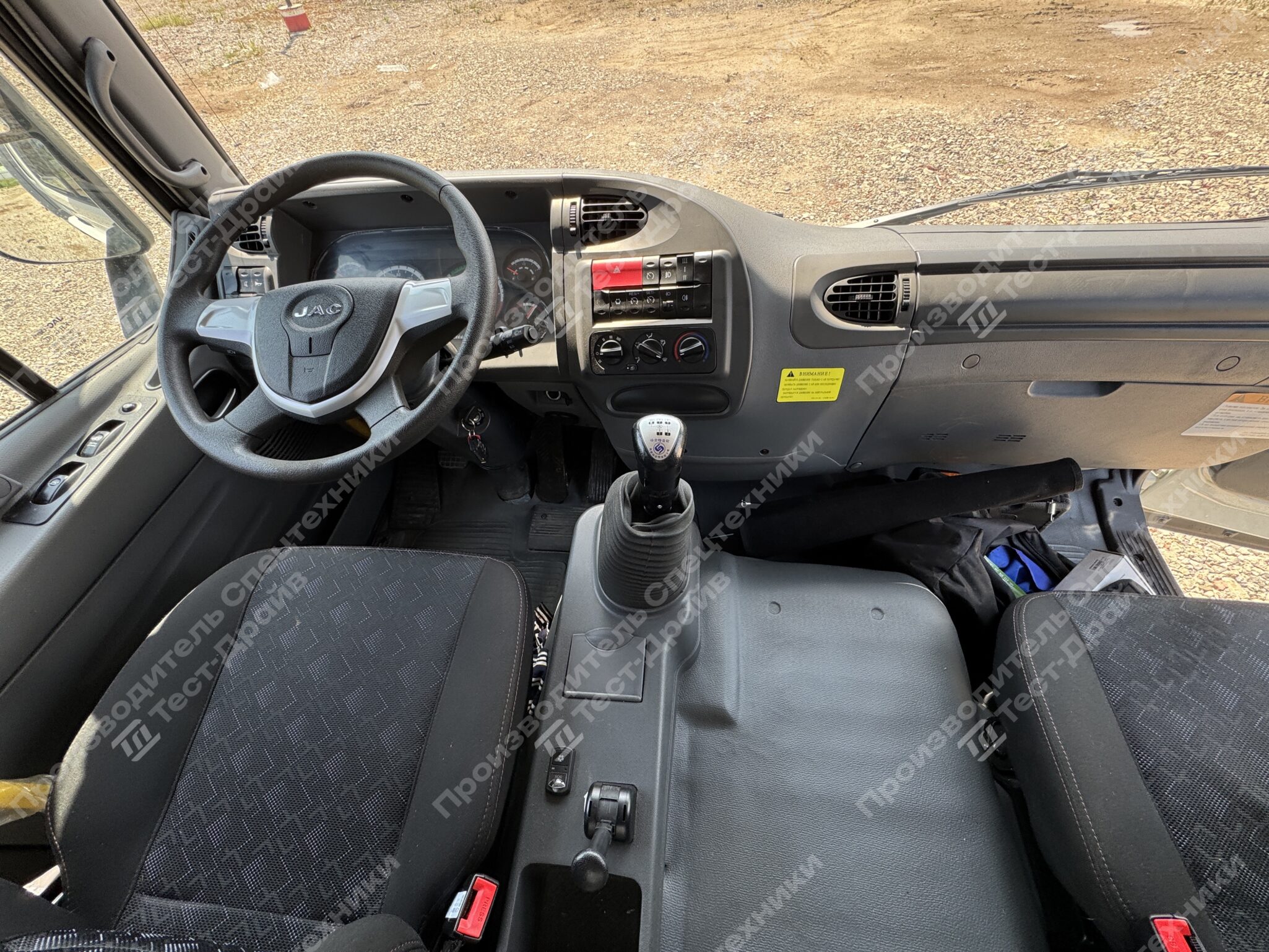 Шторно-бортовой JAC N200 6x2 с платформой Фото №27