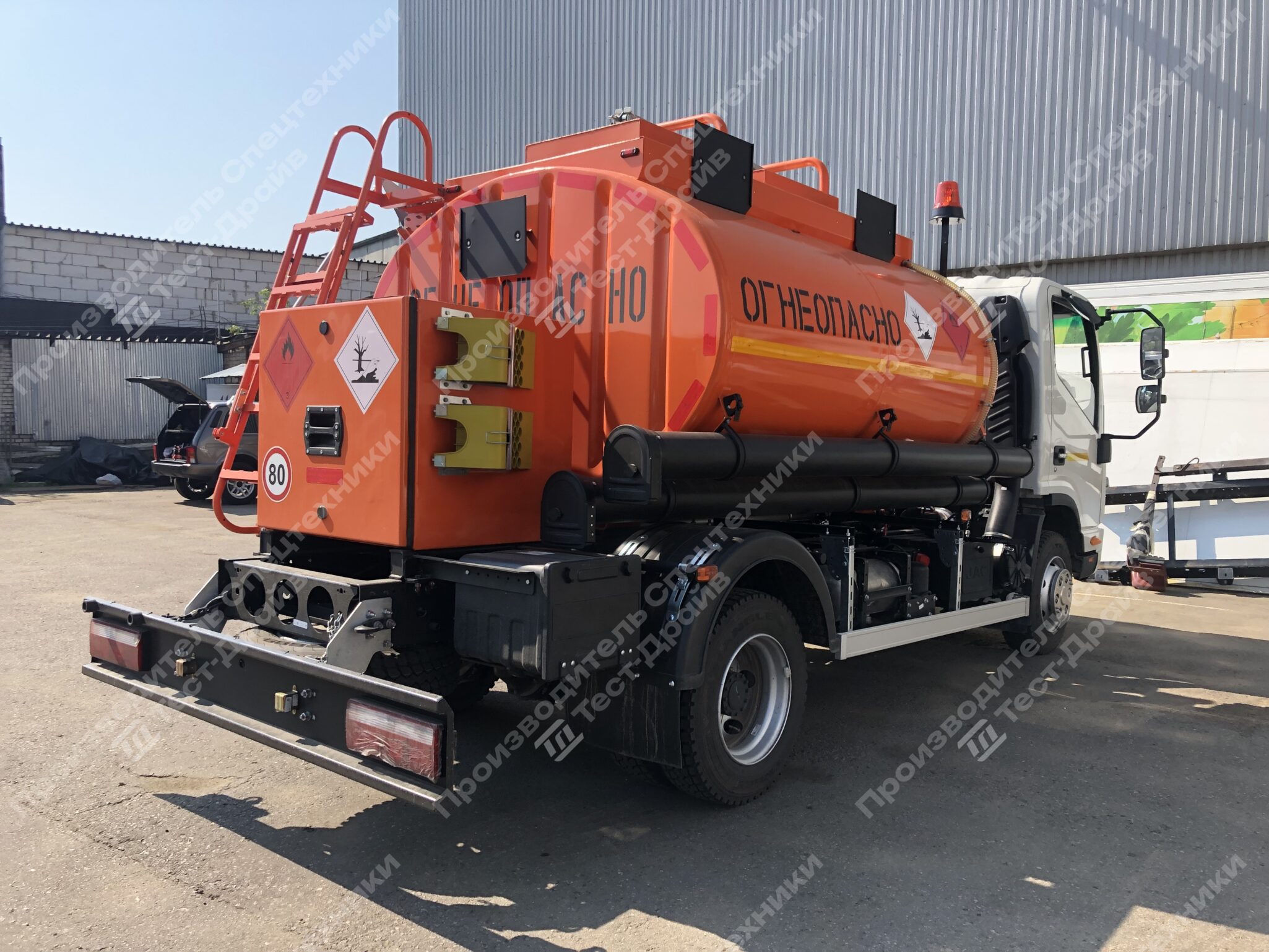 Автотопливозаправщик JAC N90 4x2 6 куб Фото №6