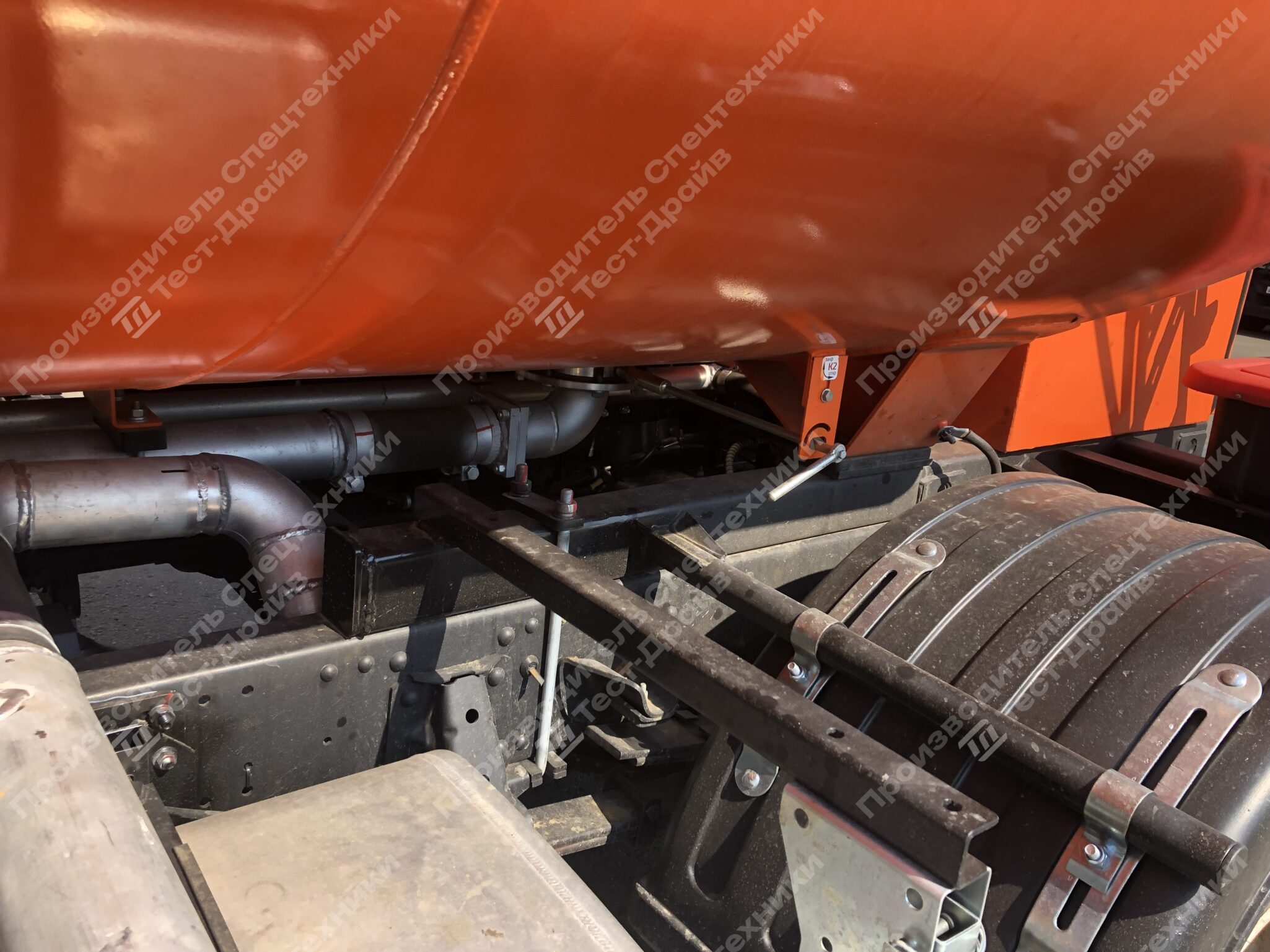 Автотопливозаправщик JAC N90 4x2 6 куб Фото №7