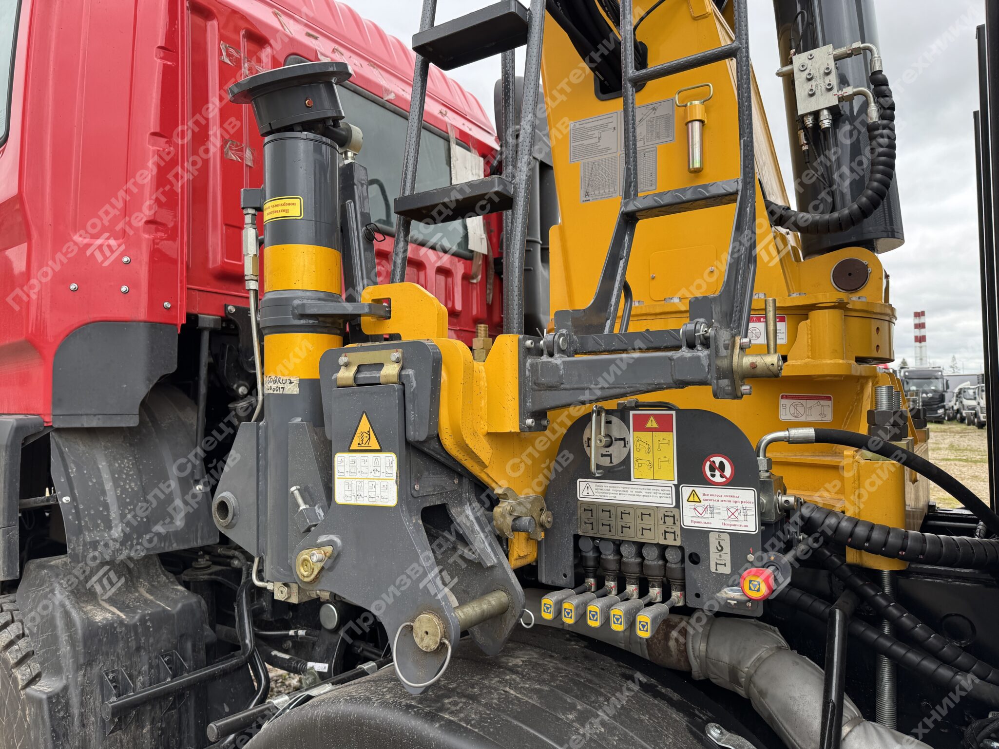 Бортовой с КМУ XCMG SQS 350 JAC N410 8x4 Фото №10