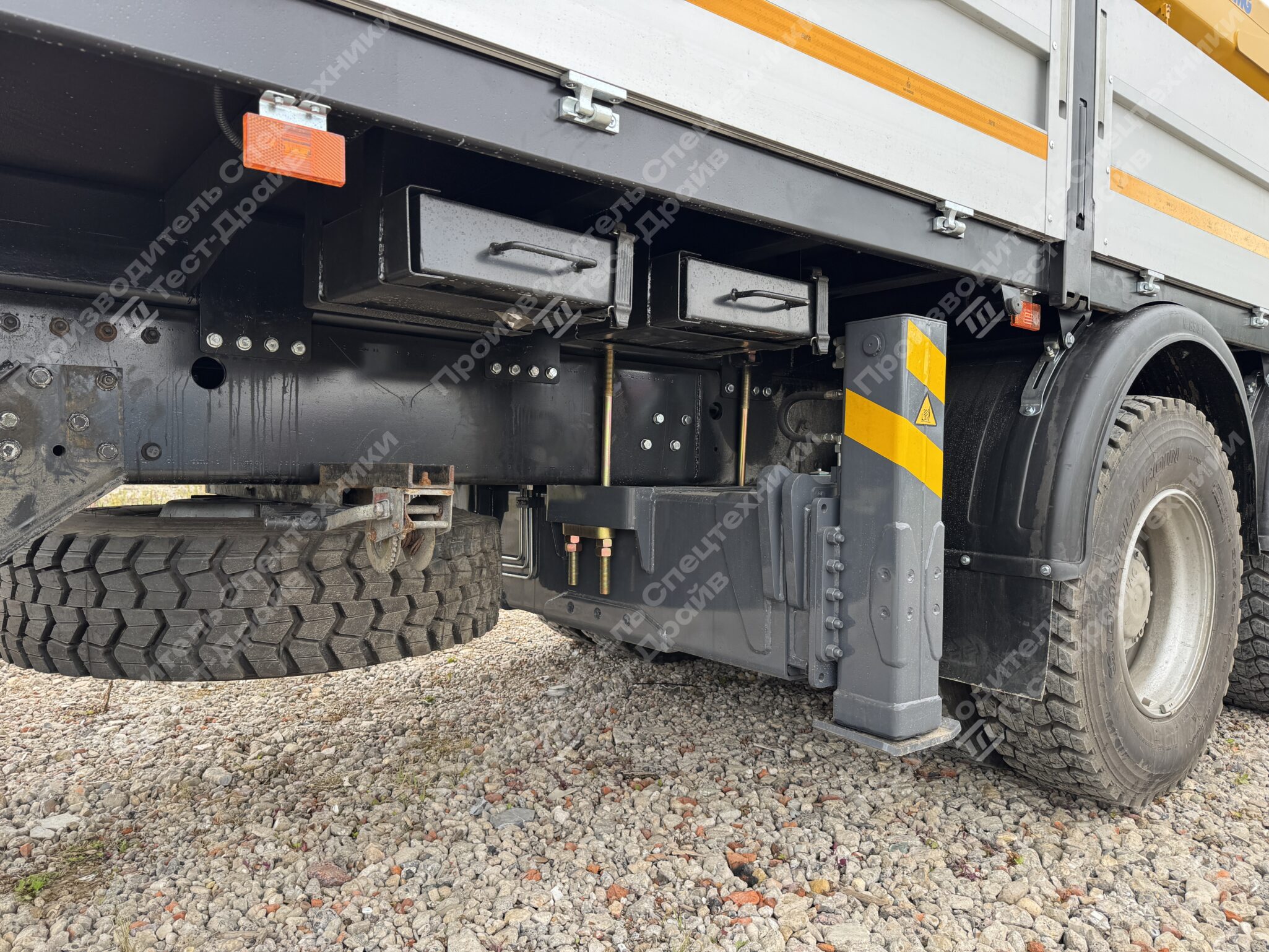 Бортовой с КМУ XCMG SQS 350 JAC N410 8x4 Фото №12