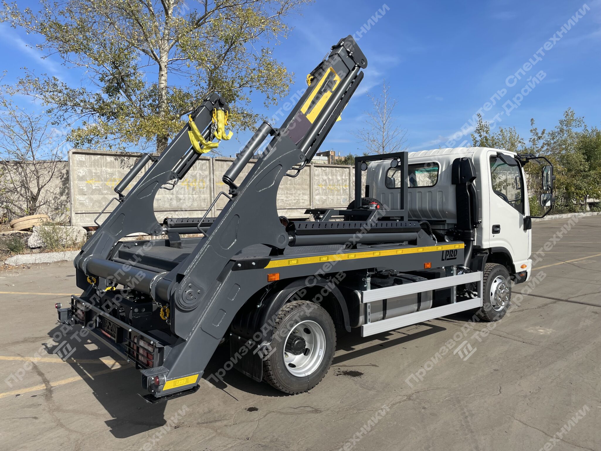 Бункеровоз JAC N90 4x2 с выдвижными телескопическими секциями Фото №7