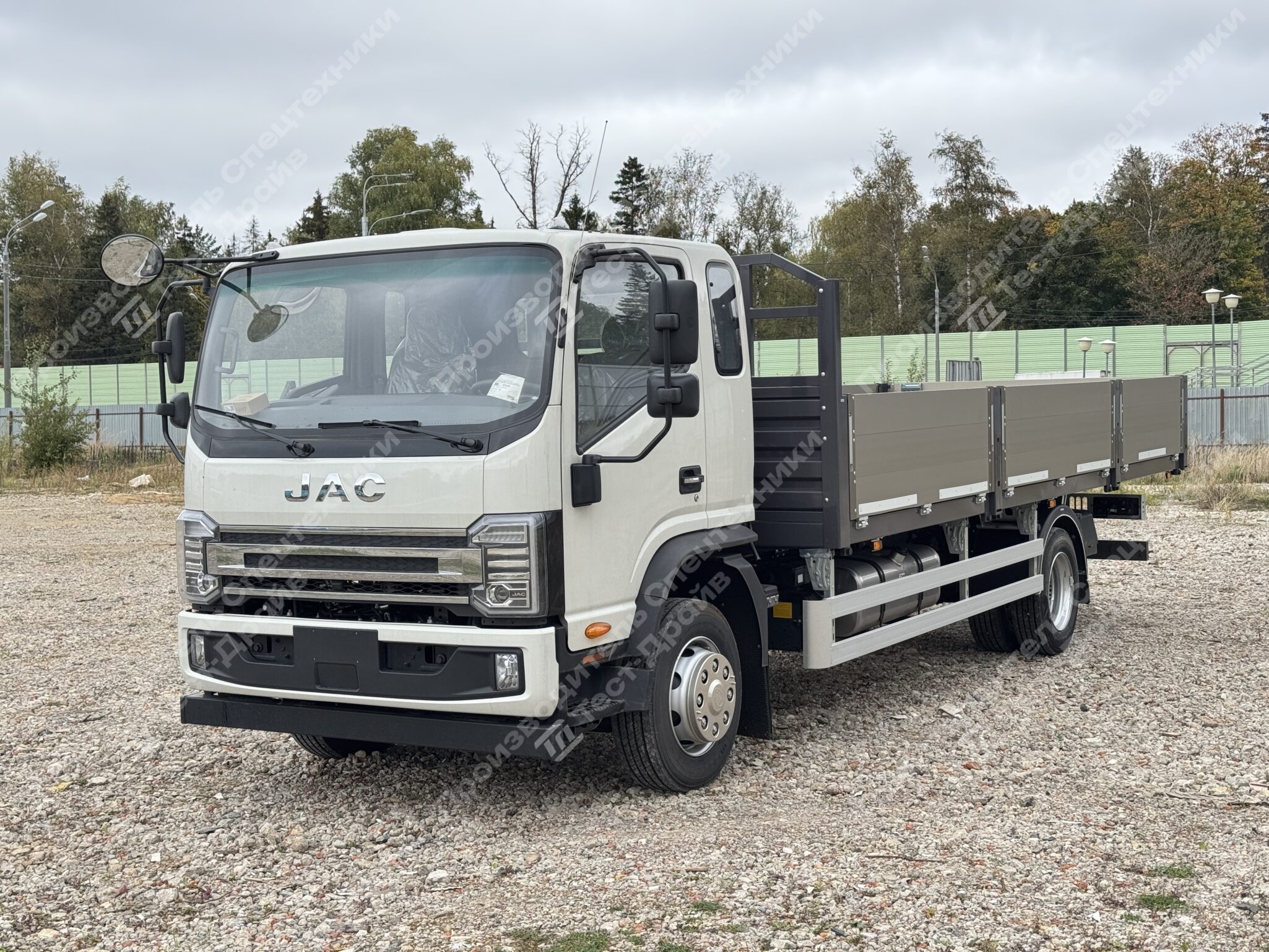 Бортовой JAC N120 6x2 Фото №1