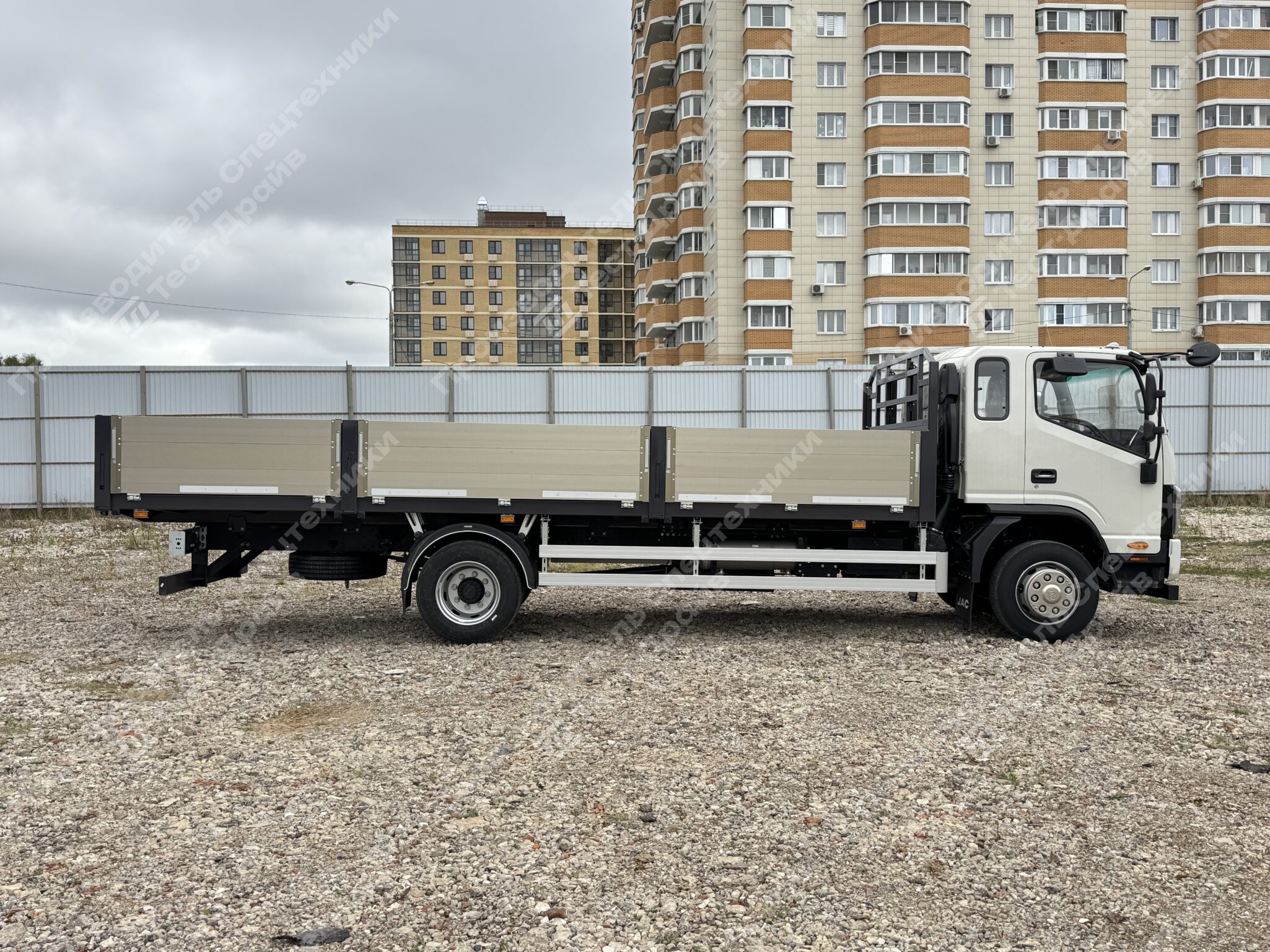 Бортовой JAC N120 6x2 Фото №11