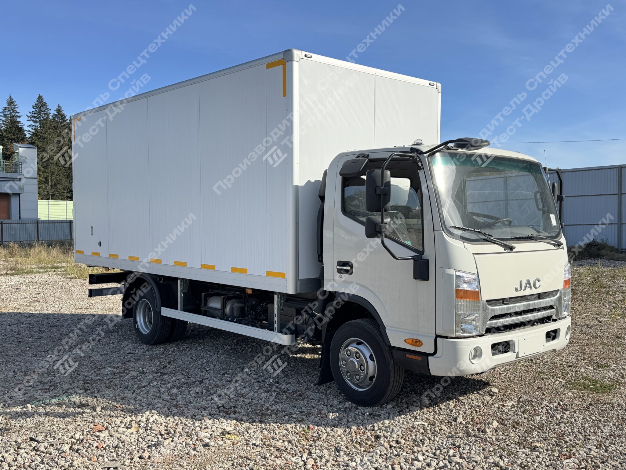 Изотермический фургон JAC N90N 4x2 Фото №6
