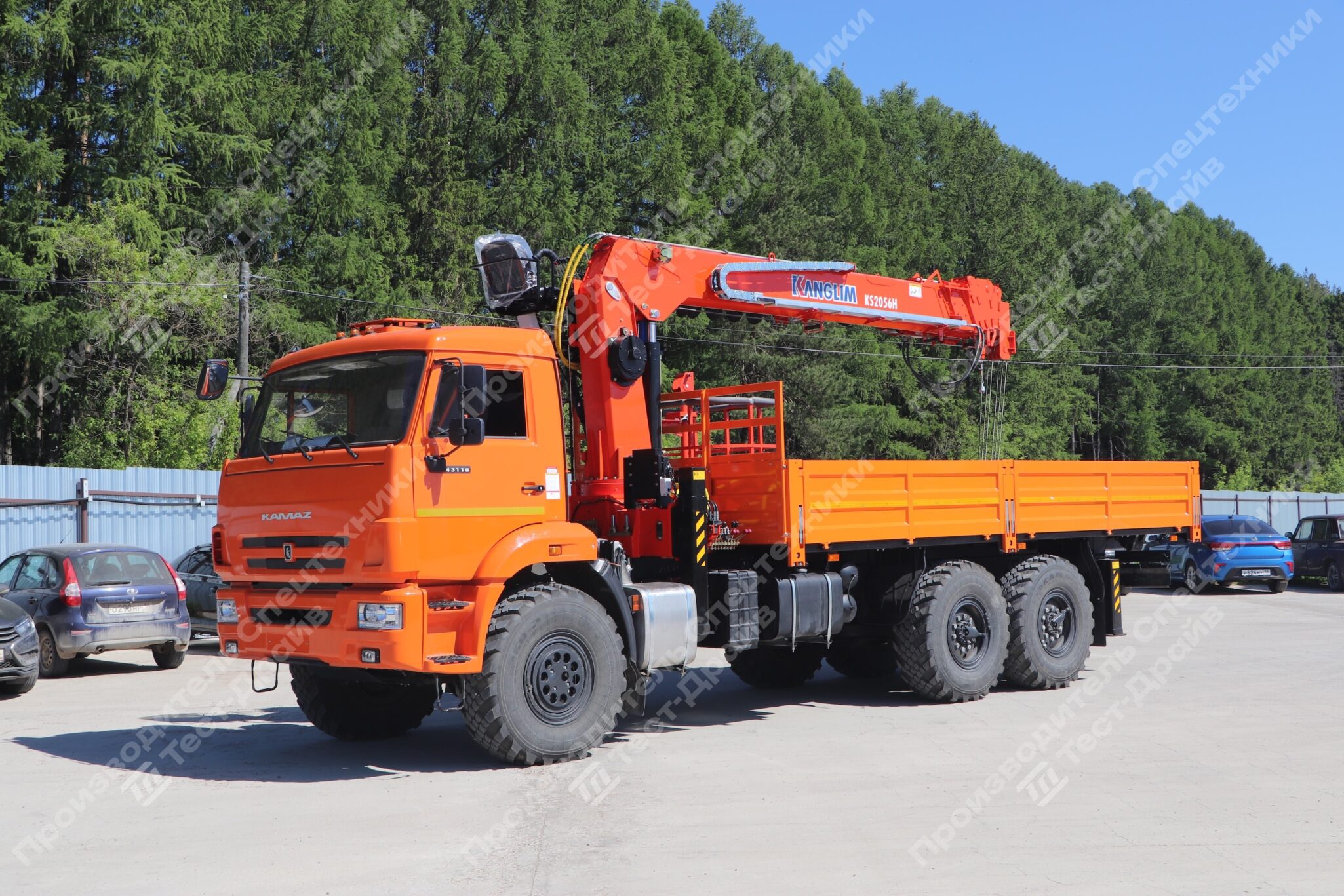Бортовой КамАЗ-43118 6x6 с КМУ Kanglim KS2056 Фото №2