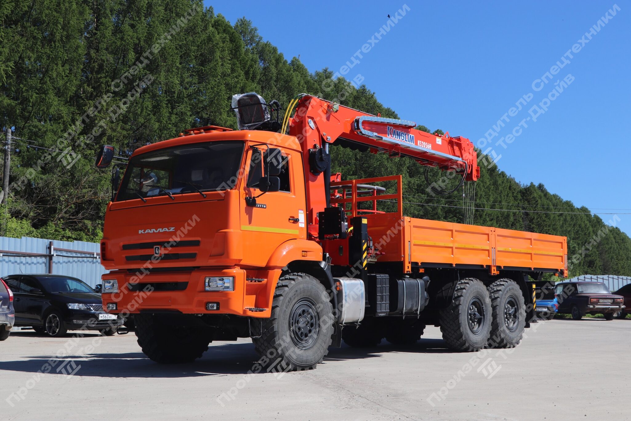 Бортовой КамАЗ-43118 6x6 с КМУ Kanglim KS2056 Фото №1