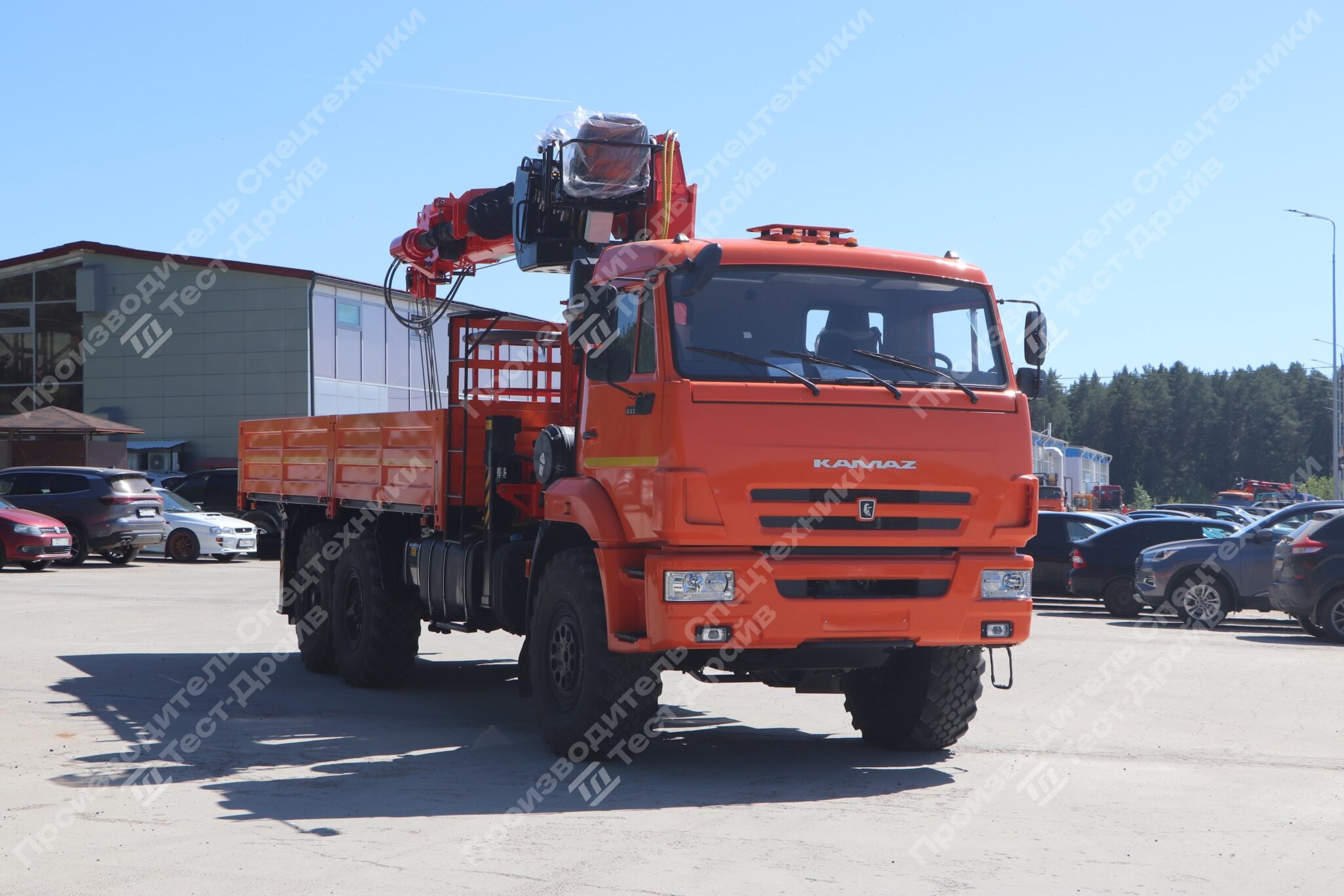 Бортовой КамАЗ-43118 6x6 с КМУ Kanglim KS2056 Фото №7